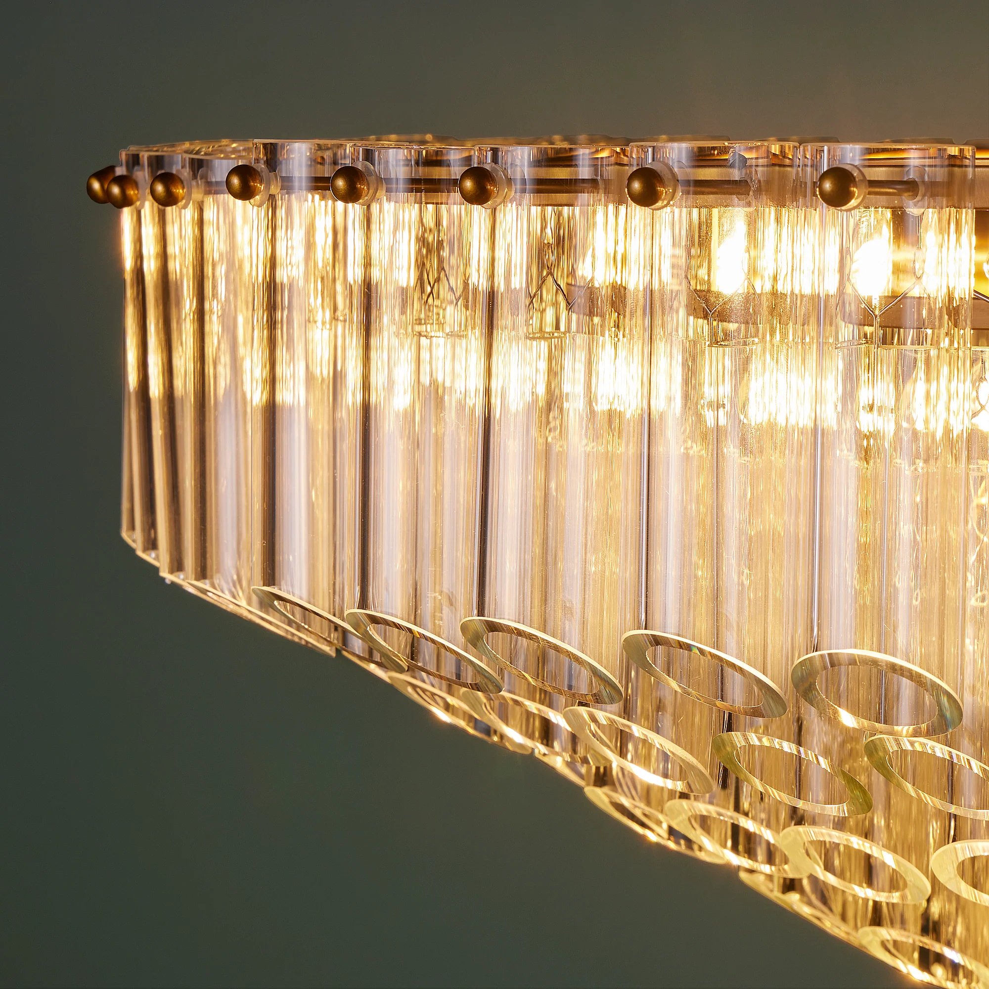 Larger Oldfield chandelier in clear glass - Image 8