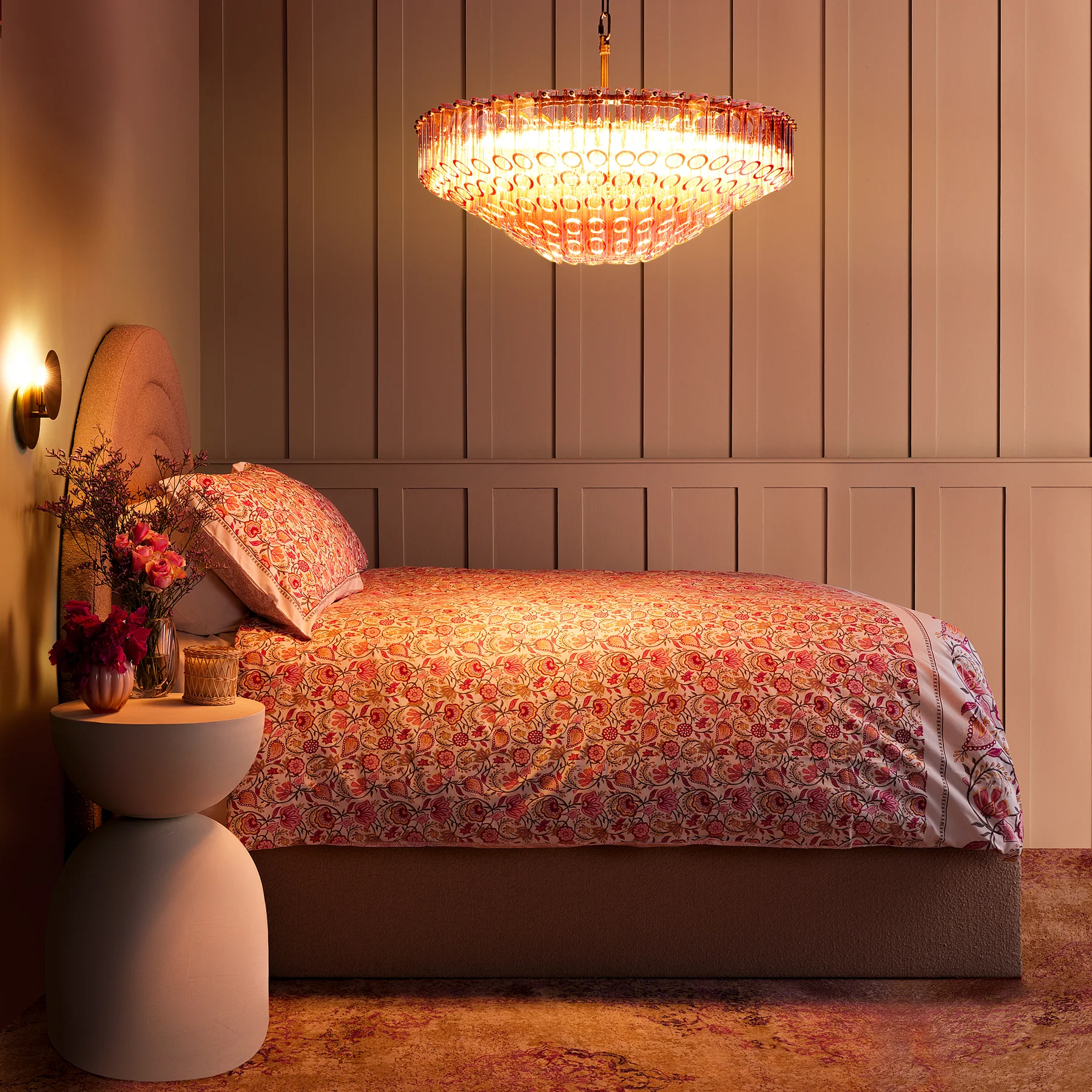 Larger Oldfield chandelier in pink glass - Image 3
