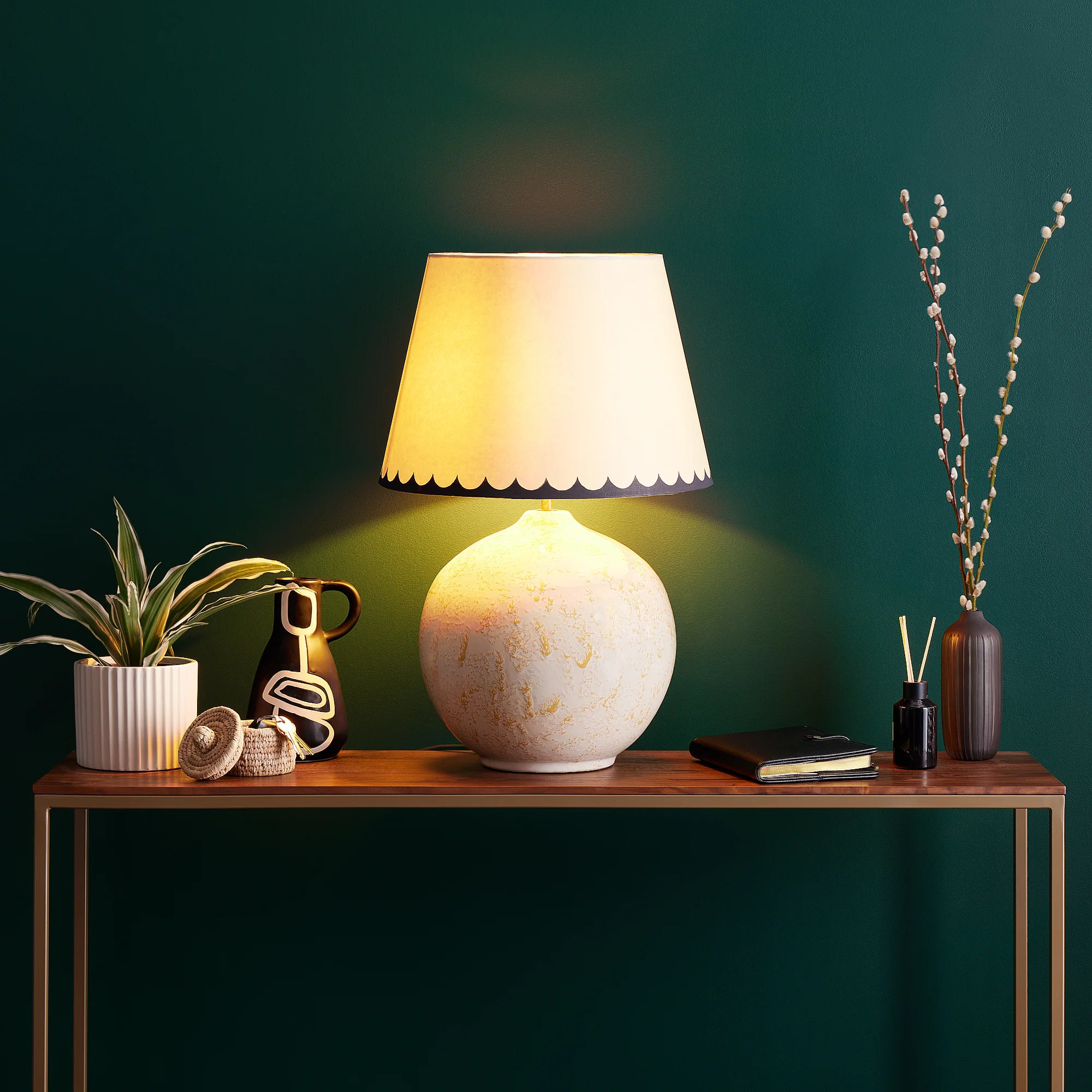 Larger Olly table lamp in white textured glaze - Image 6