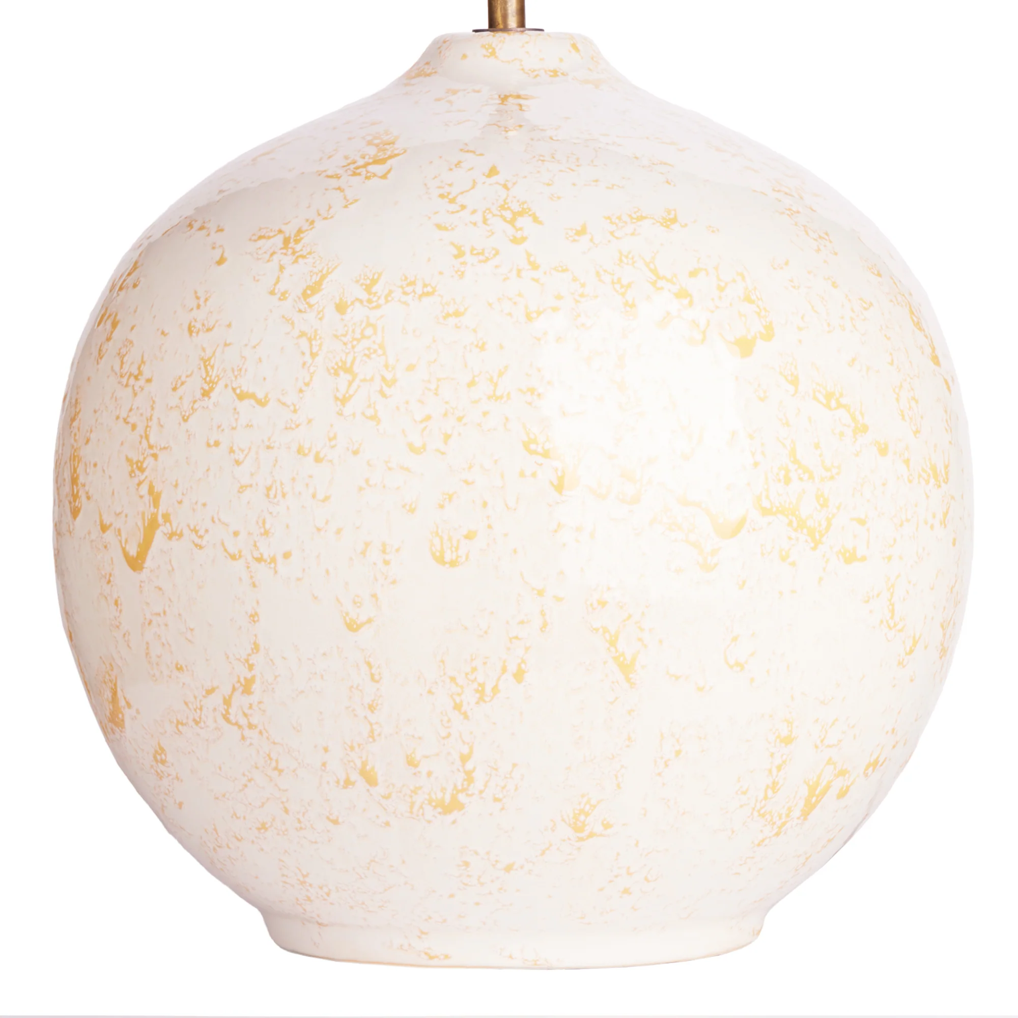 Larger Olly table lamp in white textured glaze - Image 9