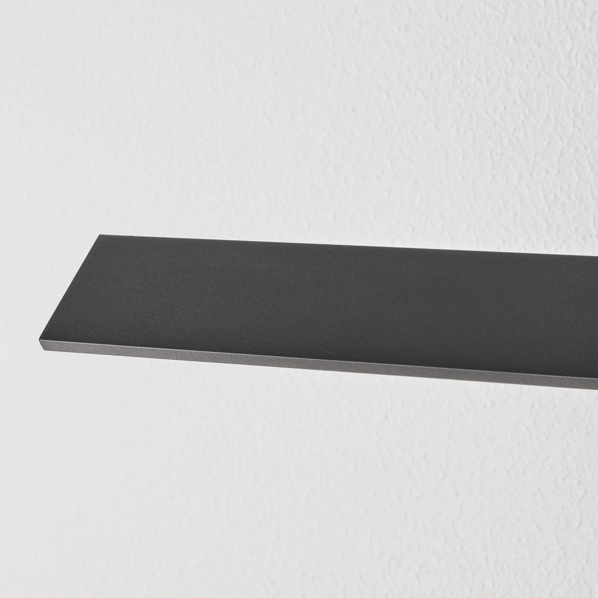 Larger Pelton picture light in black - Image 3