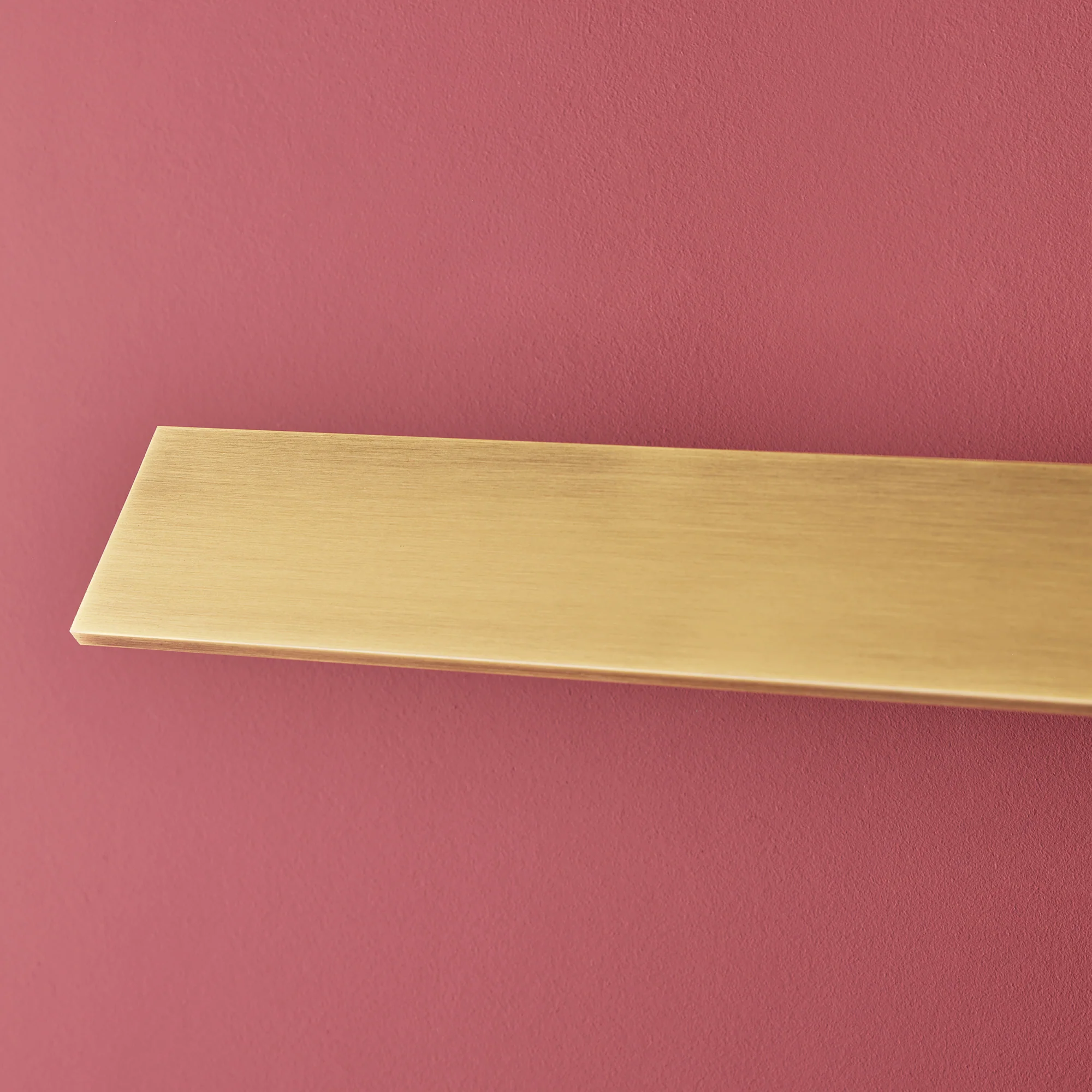 Larger Pelton picture light in brass - Image 3