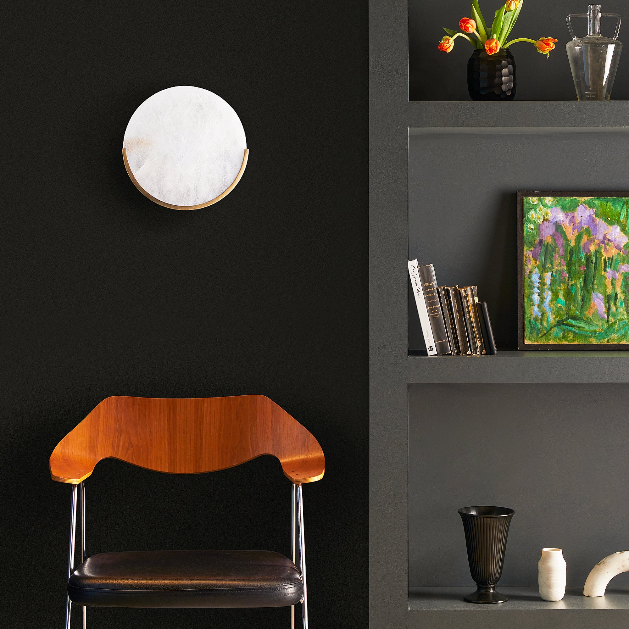 Larger Plato wall light in alabaster and brass - Image 2