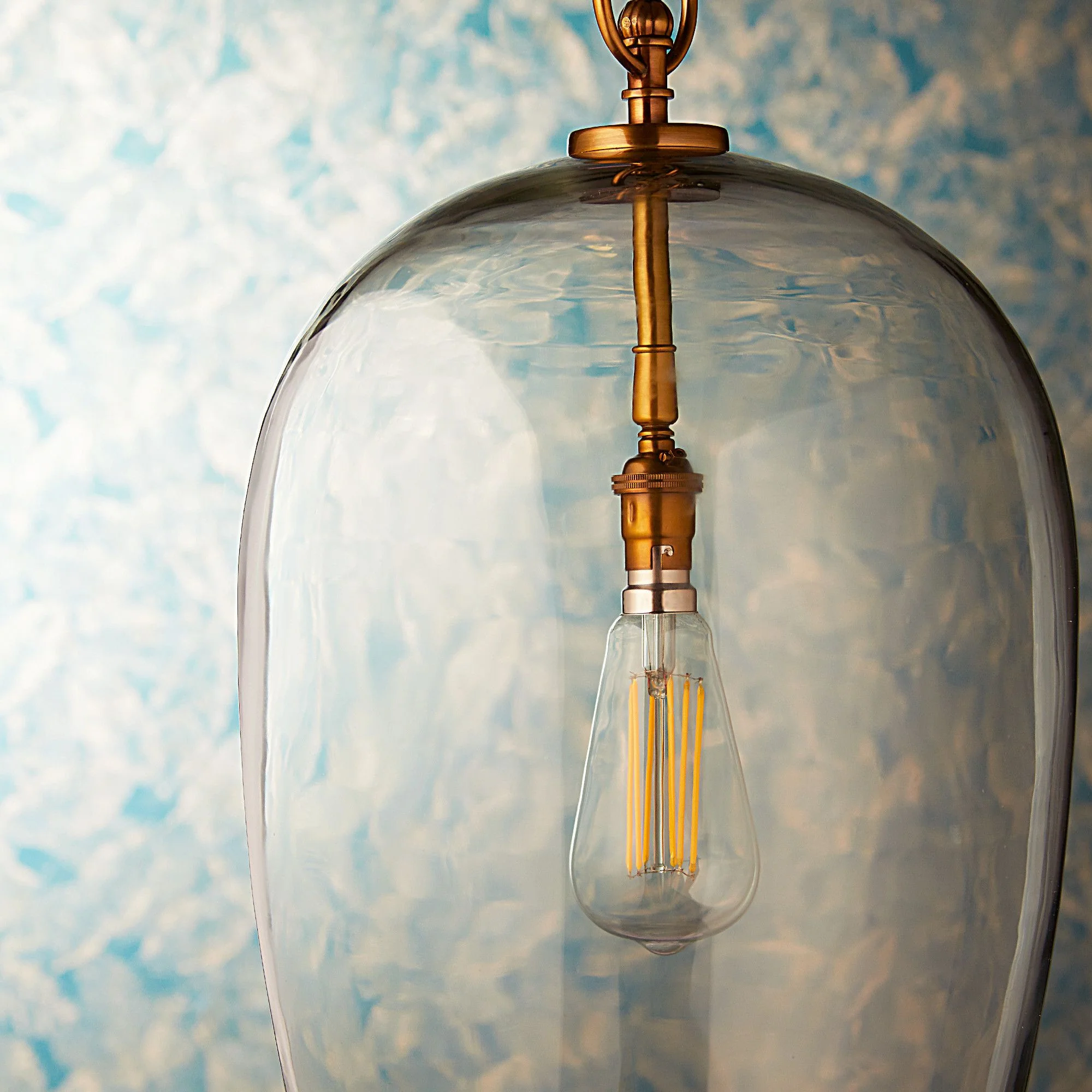 Larger Priscilla pendant in clear blown glass - Image 4