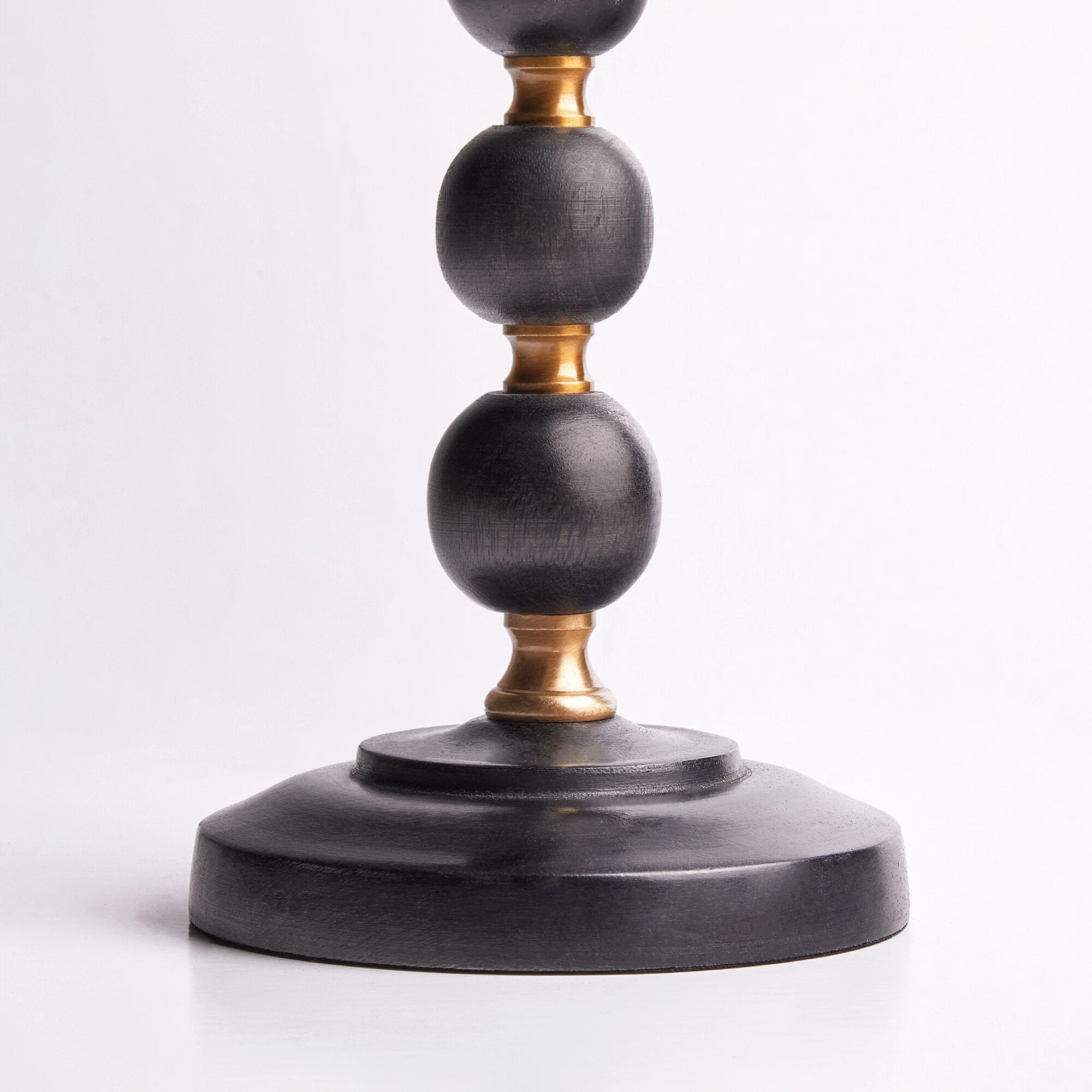 Larger Rosie table lamp in wood and brass - Image 2