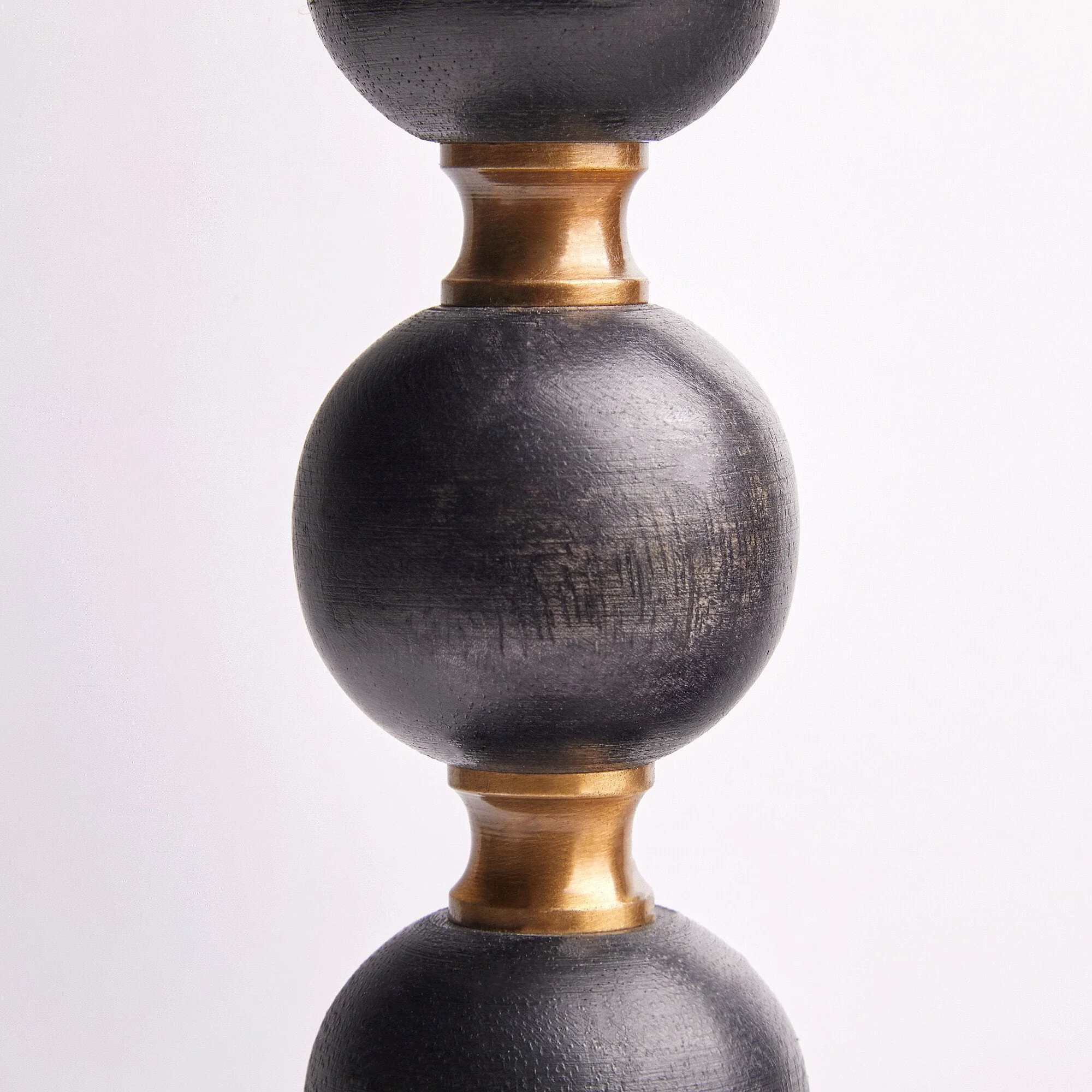 Larger Rosie table lamp in wood and brass - Image 3