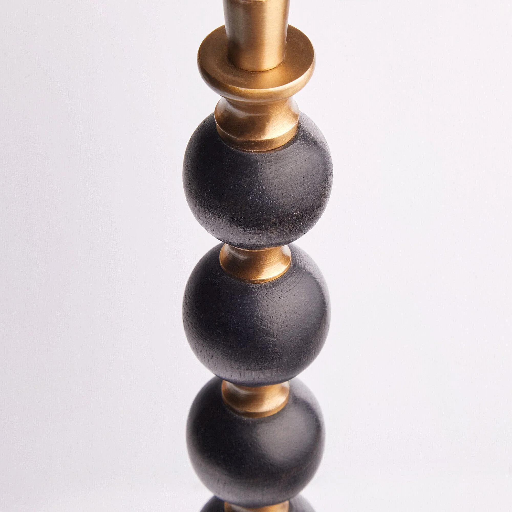Larger Rosie table lamp in wood and brass - Image 5