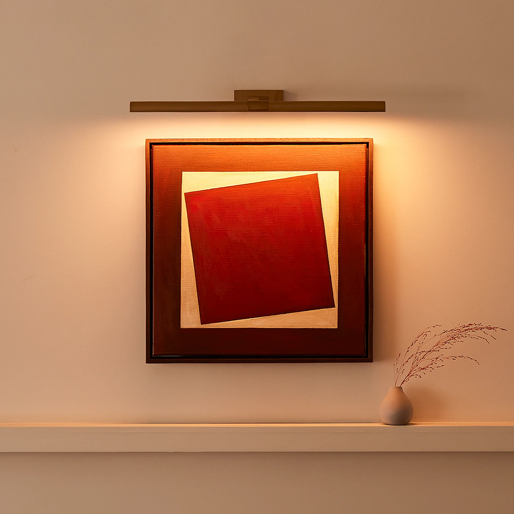 Larger Seurat rechargeable picture light in antique brass - Image 11