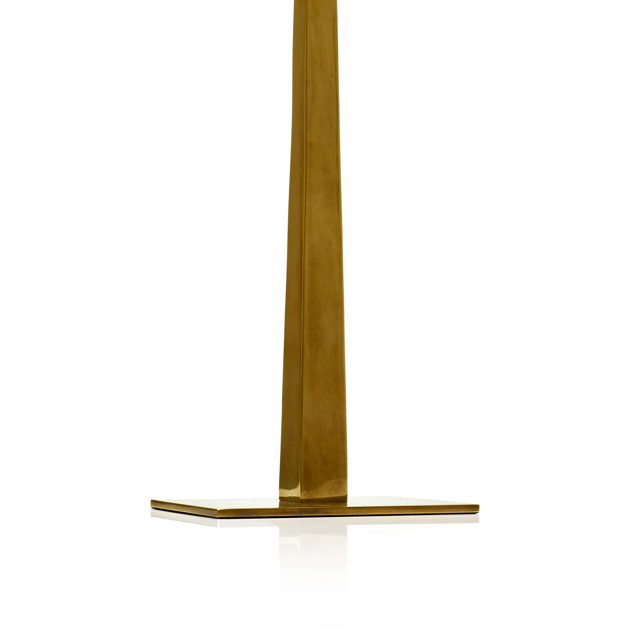 Larger Trafalgar table lamp in antique brass - Image 3