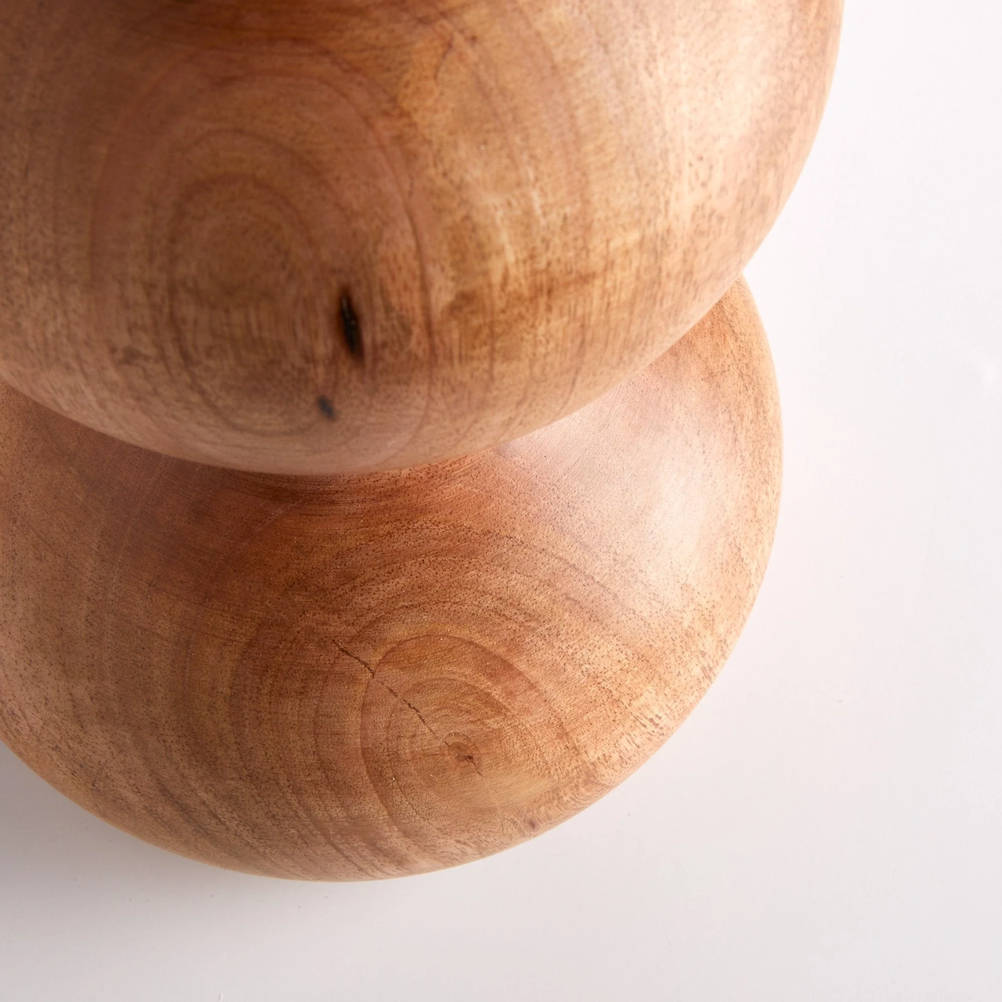 Larger Wobster table lamp in natural wood - Image 6