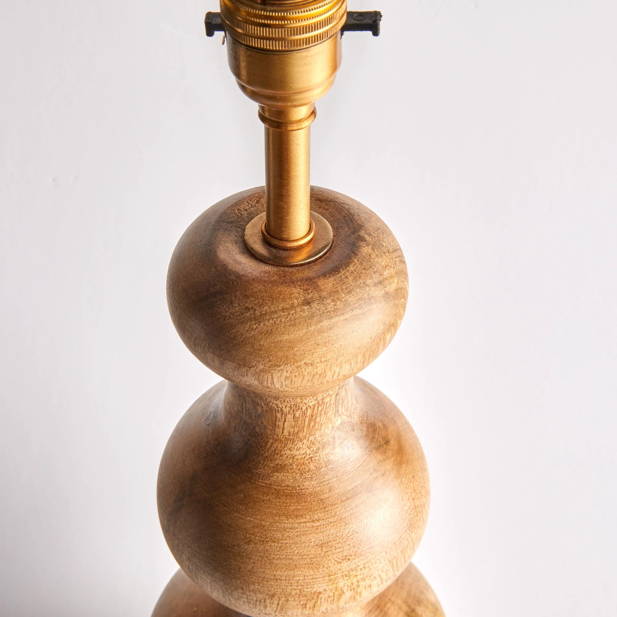 Larger Wobster table lamp in natural wood - Image 7