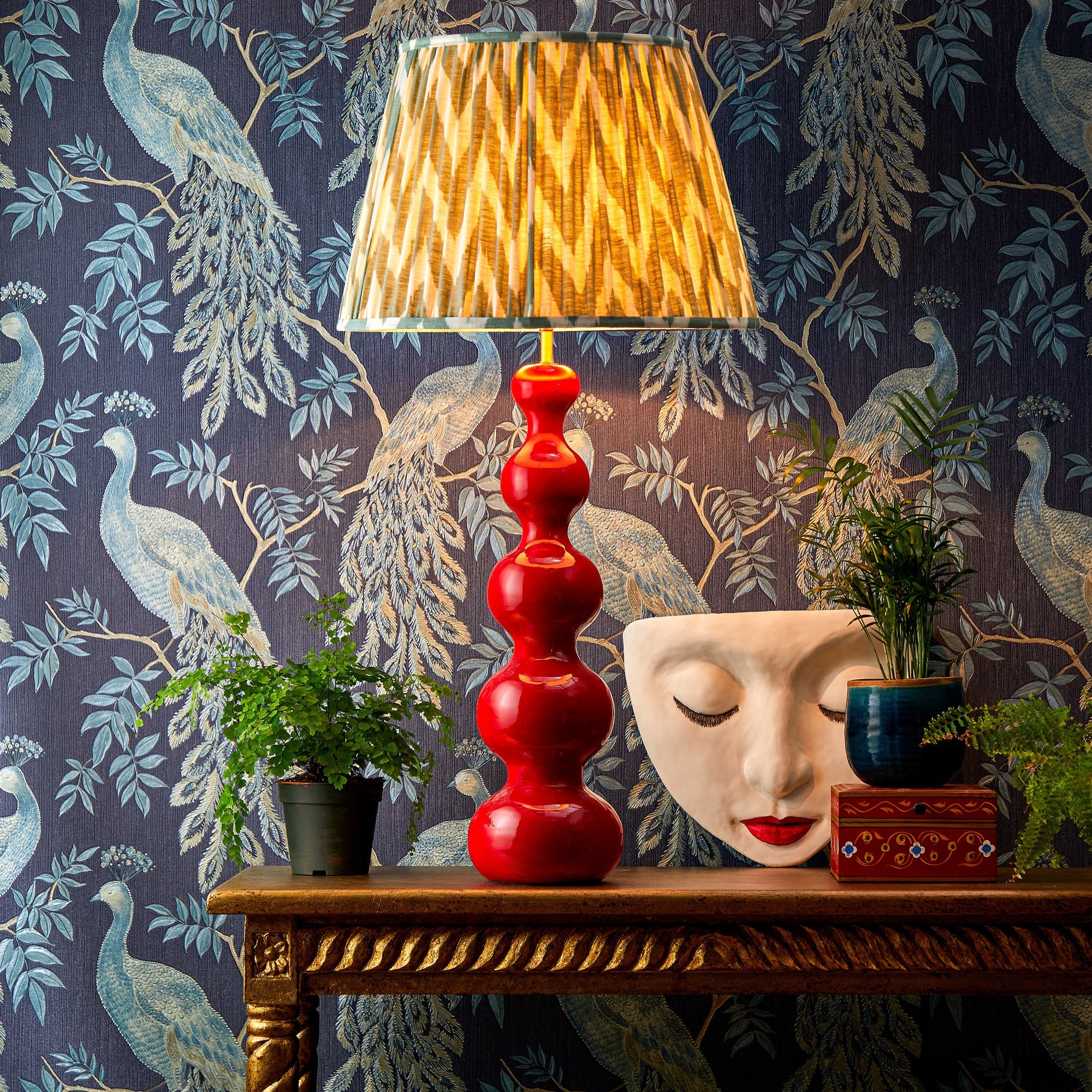 Larger Wobster table lamp in red lacquered wood - Image 10