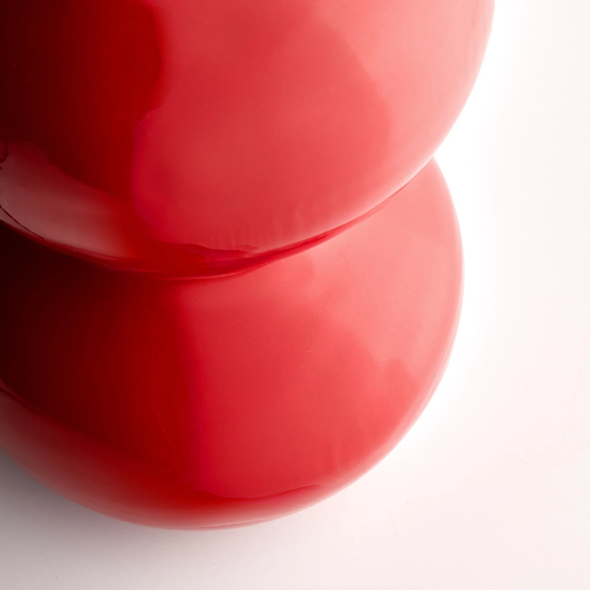 Larger Wobster table lamp in red lacquered wood - Image 5