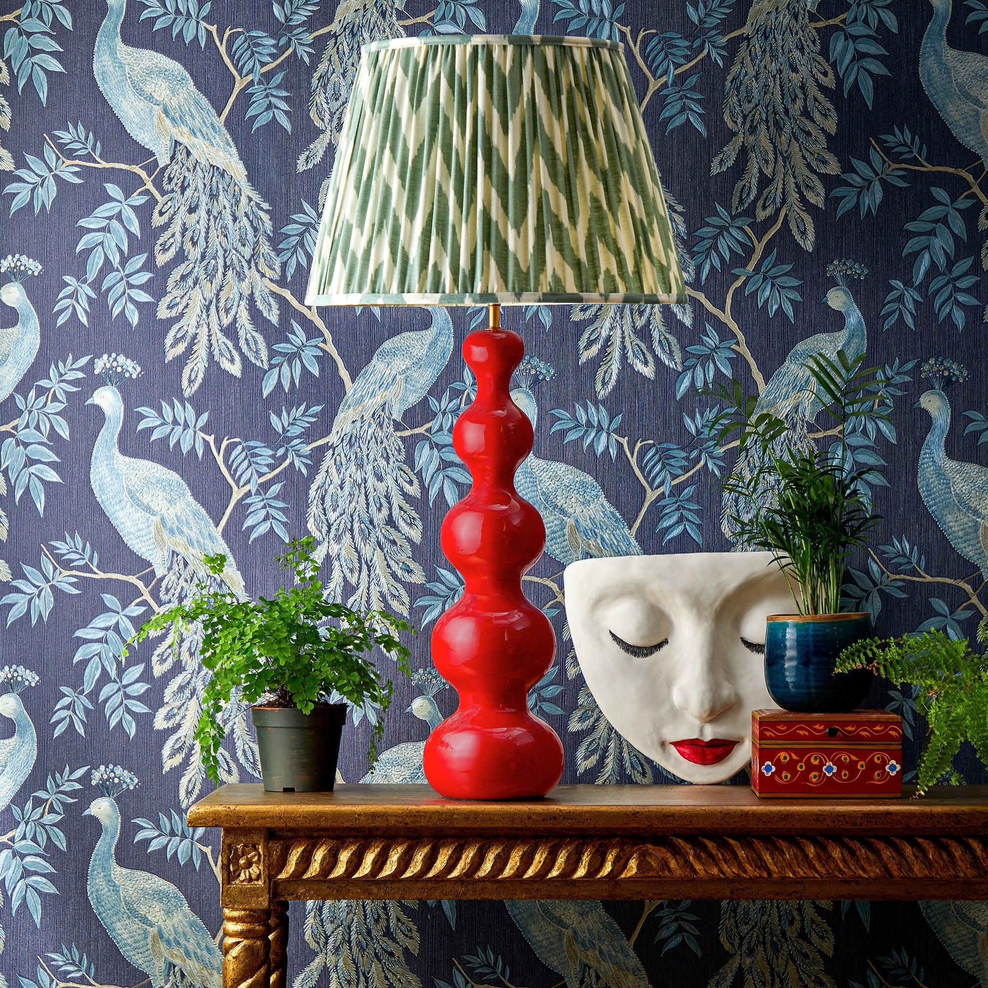 Larger Wobster table lamp in red lacquered wood - Image 9