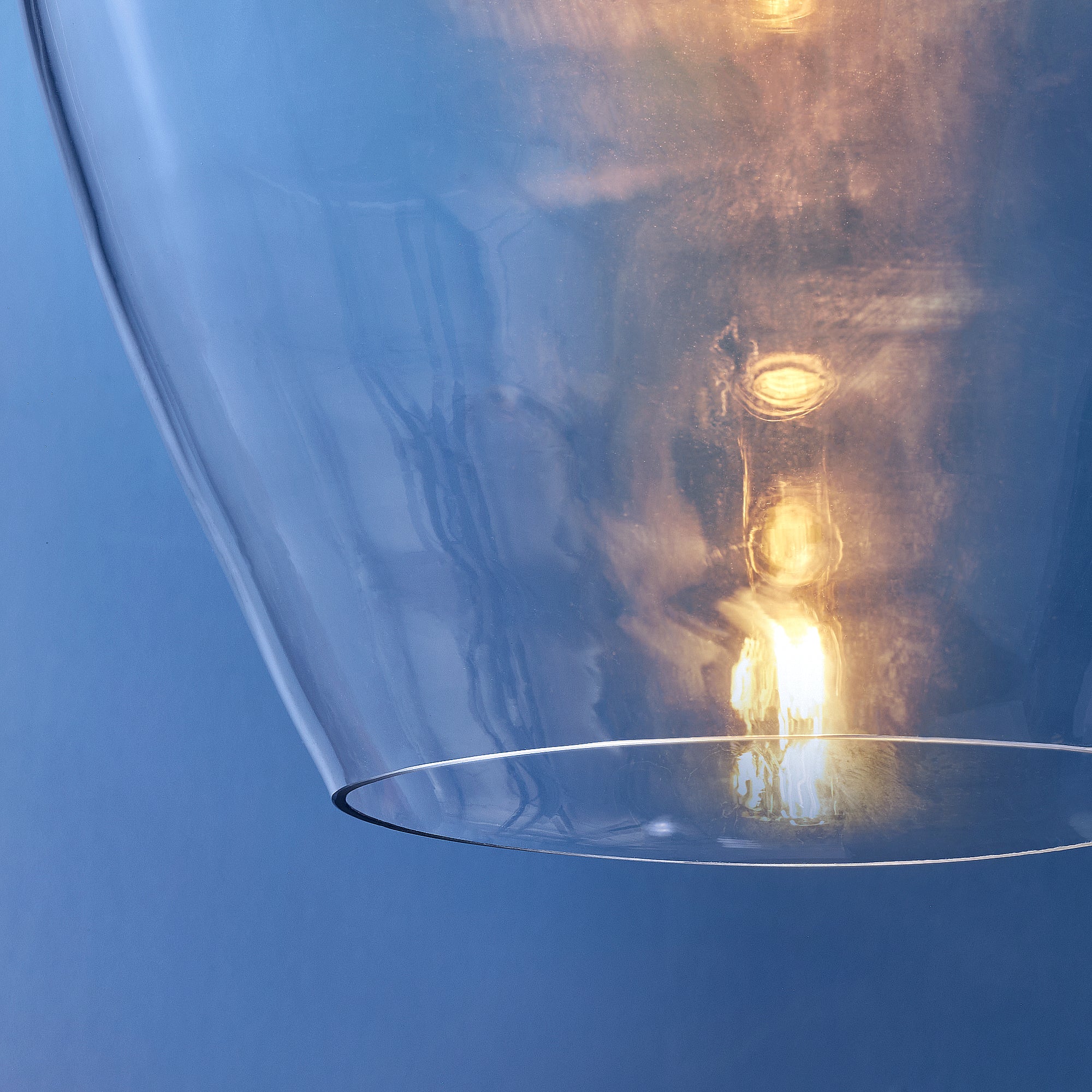 Larger Zindarella pendant in clear glass - Image 4