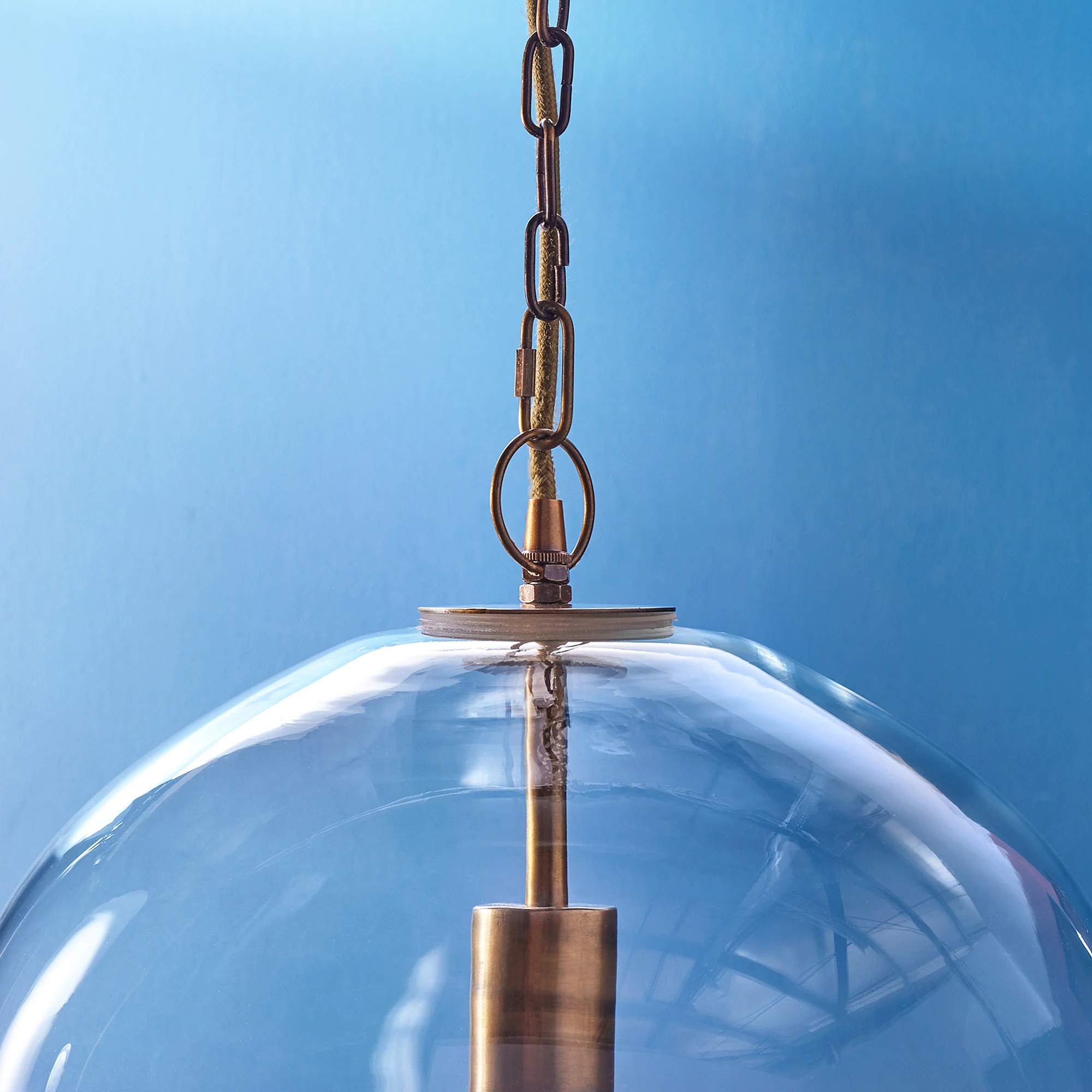 Larger Zindarella pendant in clear glass - Image 5
