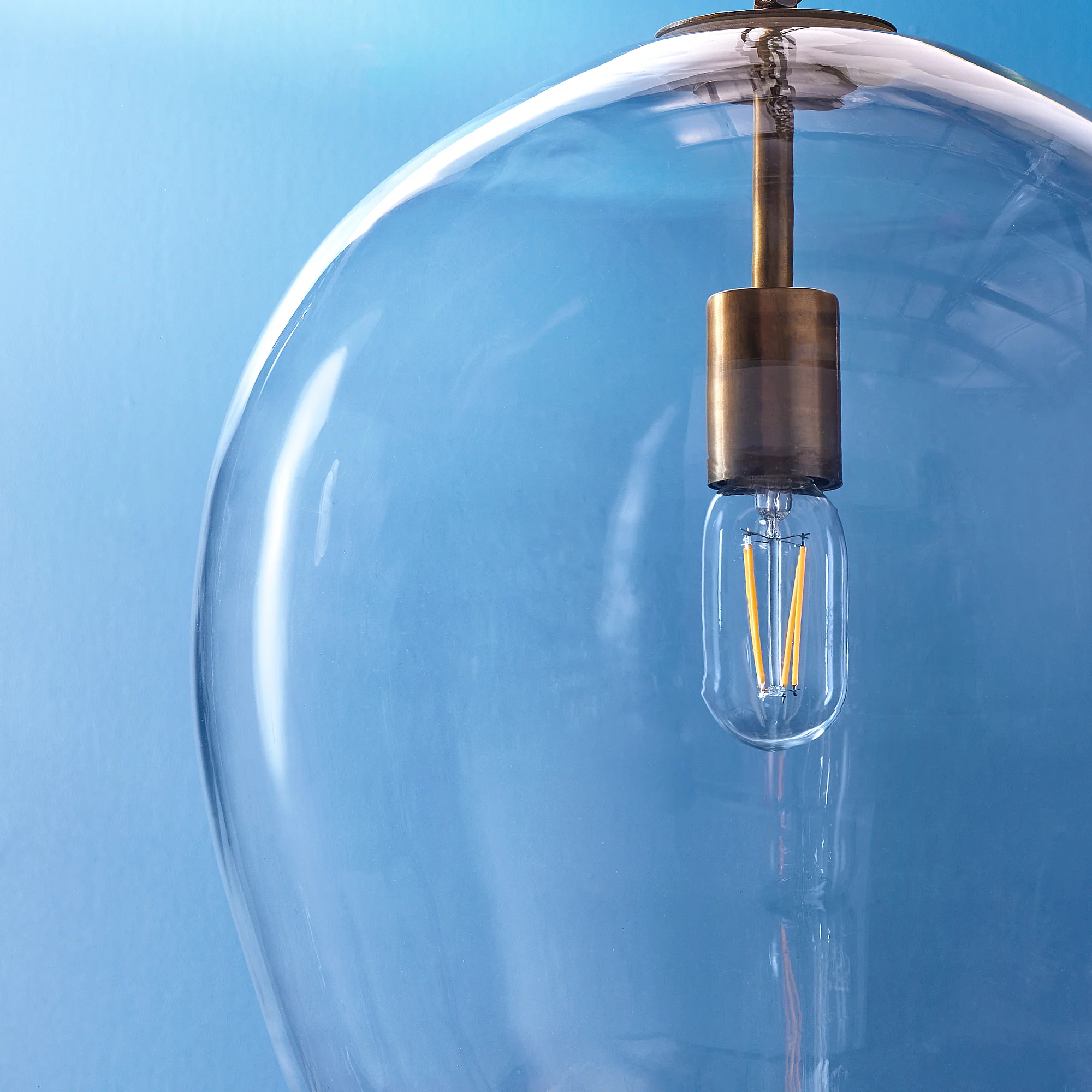 Larger Zindarella pendant in clear glass - Image 6