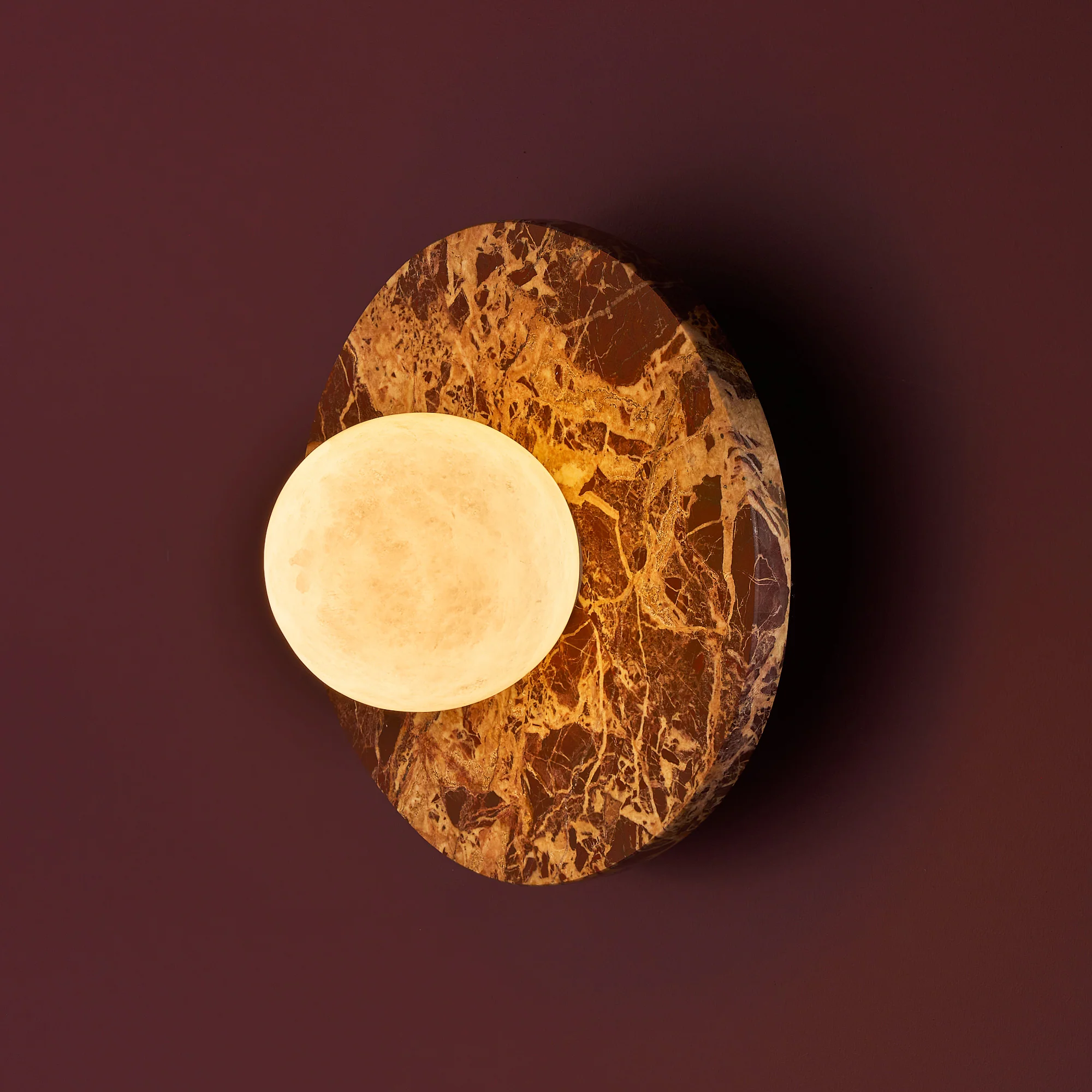 Leela wall light in marble - Image 2
