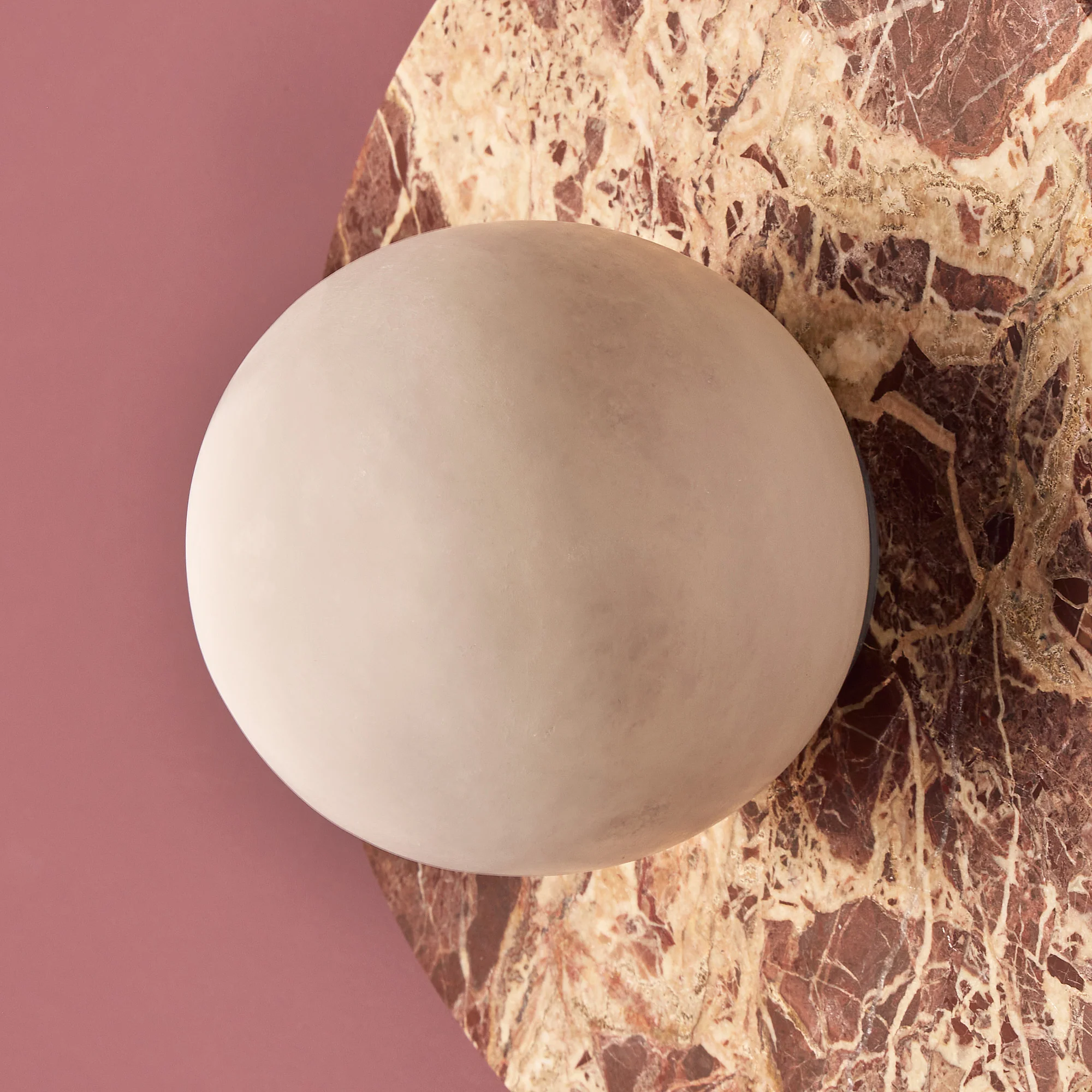 Leela wall light in marble - Image 3