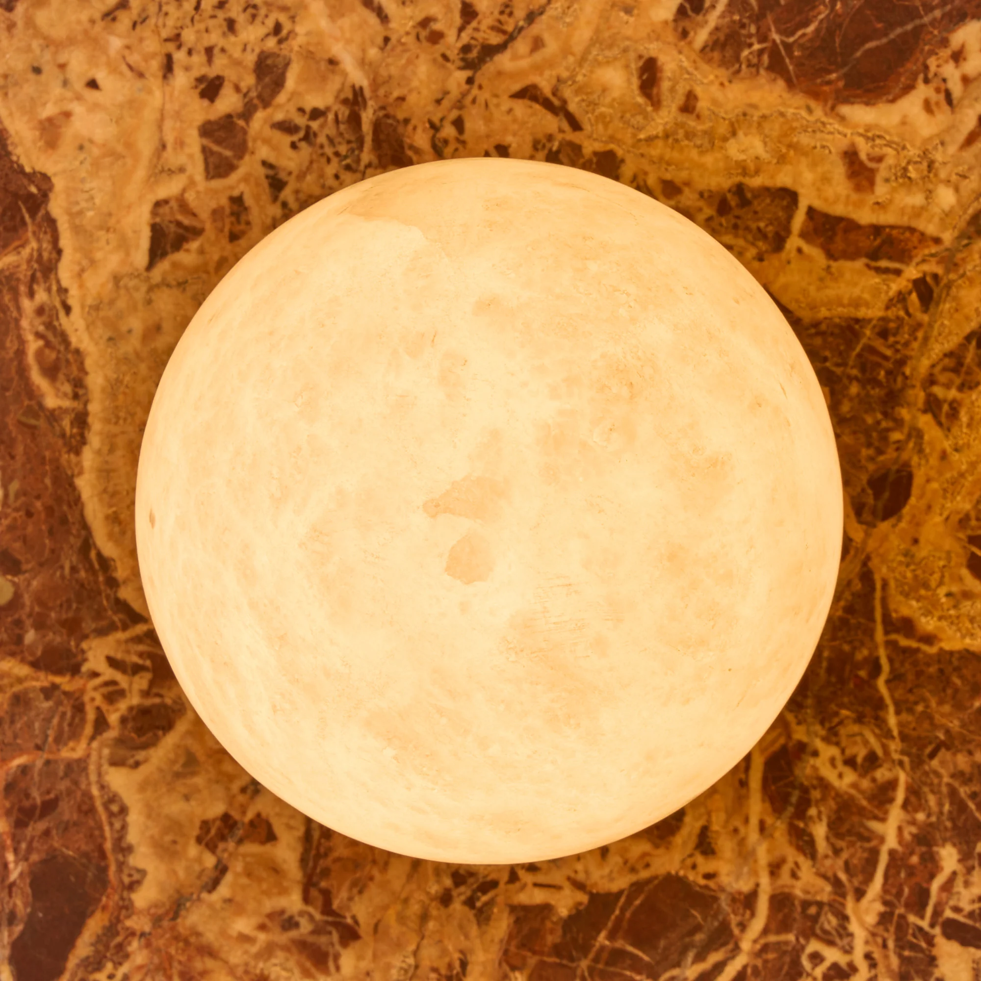 Leela wall light in marble - Image 9