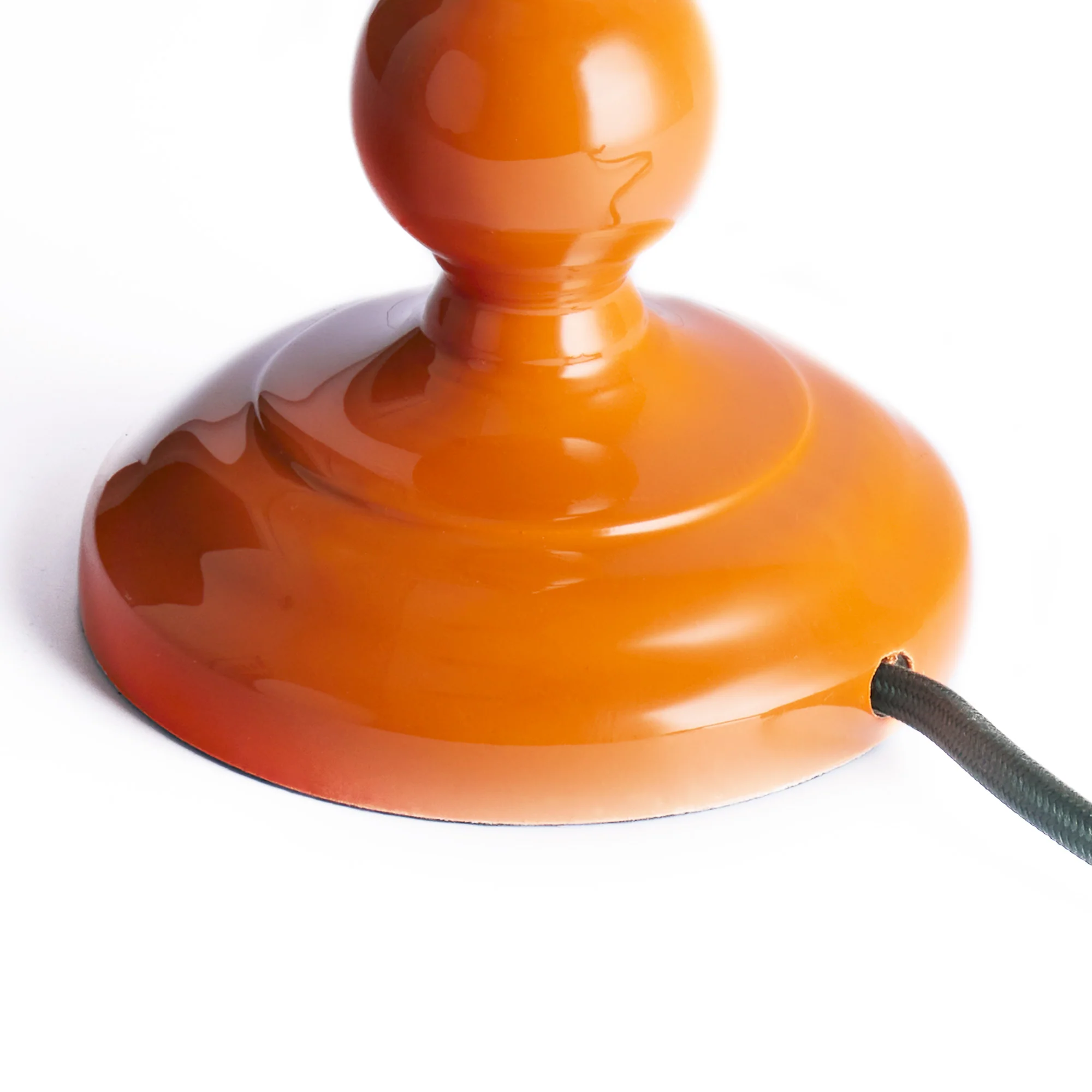 Lillee table lamp in burnt orange lacquered wood - Image 3