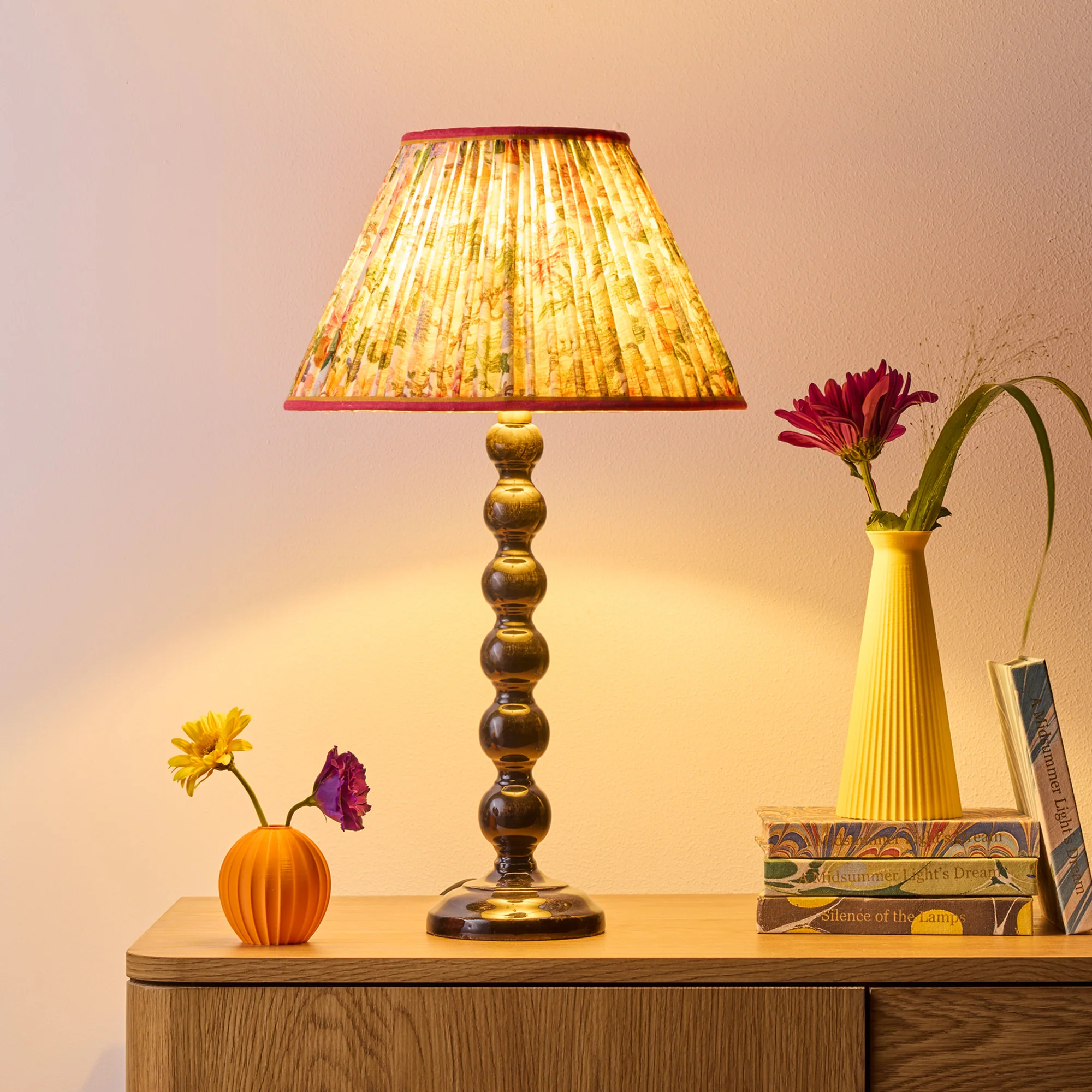 Lillee table lamp in deep brownish black lacquered wood - Image 2
