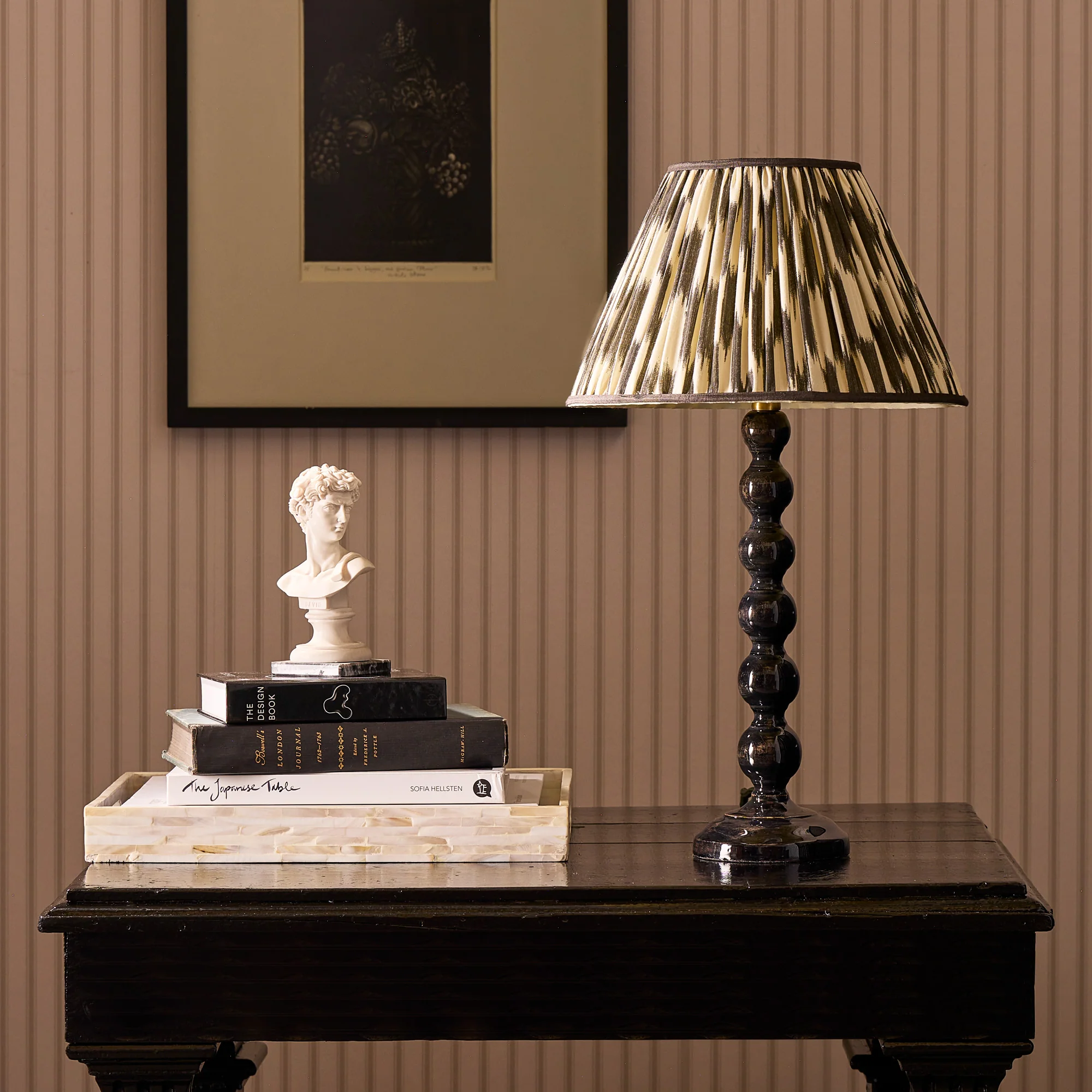 Lillee table lamp in deep brownish black lacquered wood - Image 7