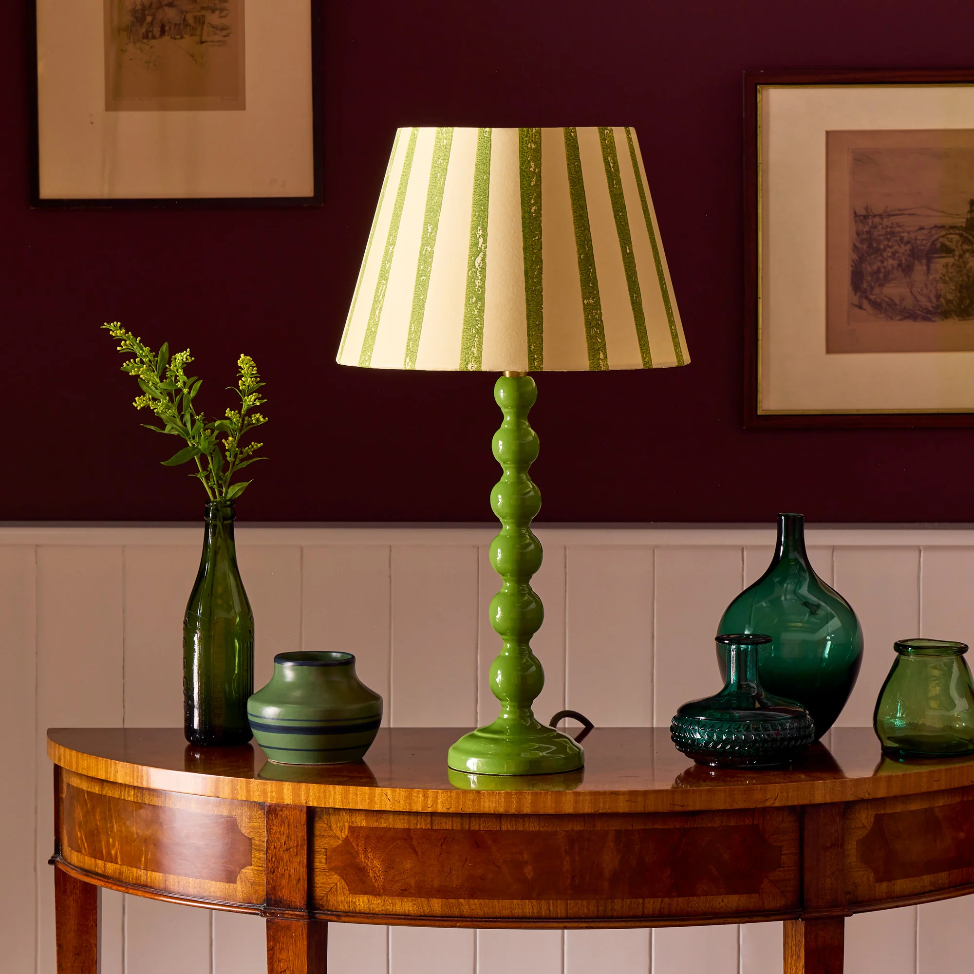 Lillee table lamp in green - Image 7