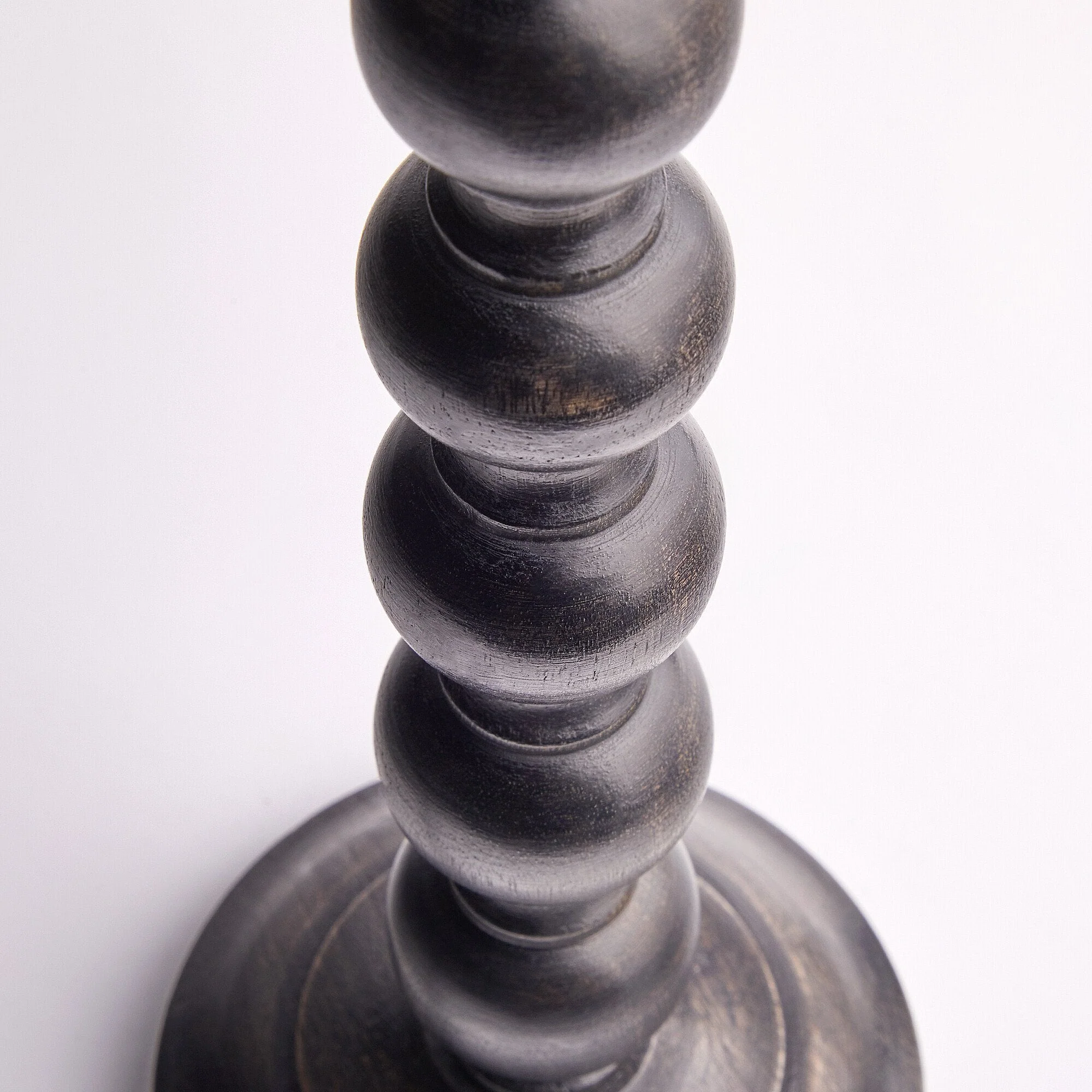 Lillee table lamp in wood with an ebony finish - Image 6