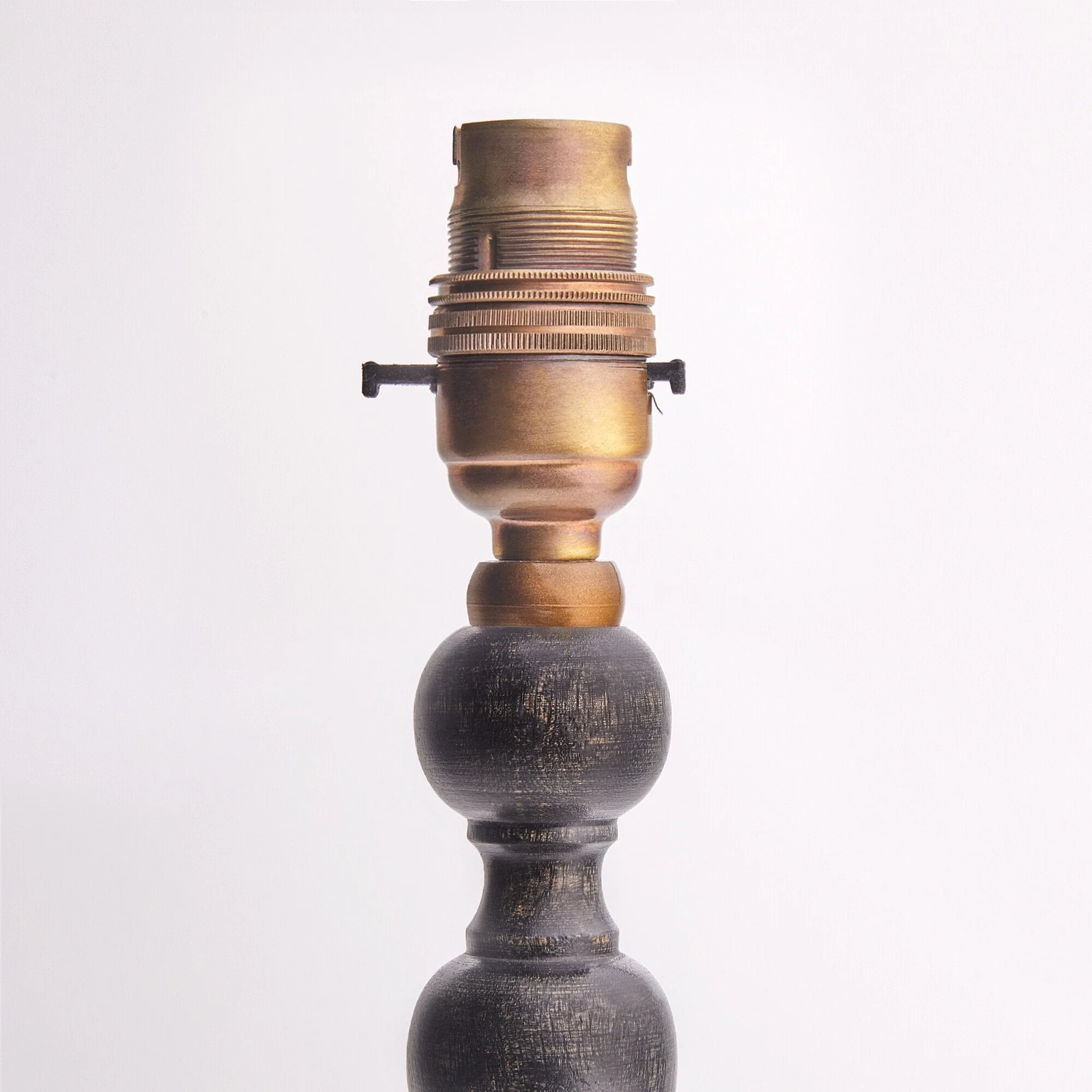 Lillee table lamp in wood with an ebony finish - Image 9