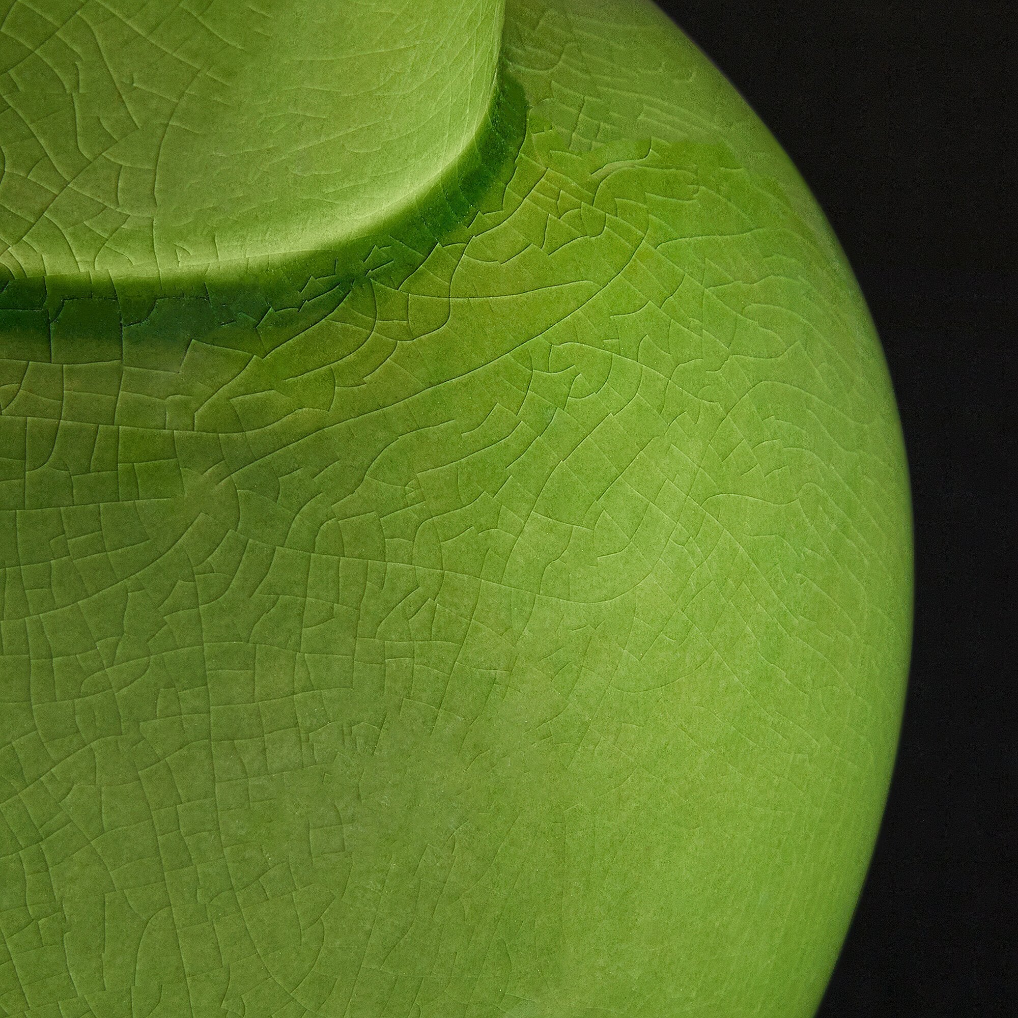 Smaller Lolita bedside lamp in an emerald glaze - Image 5