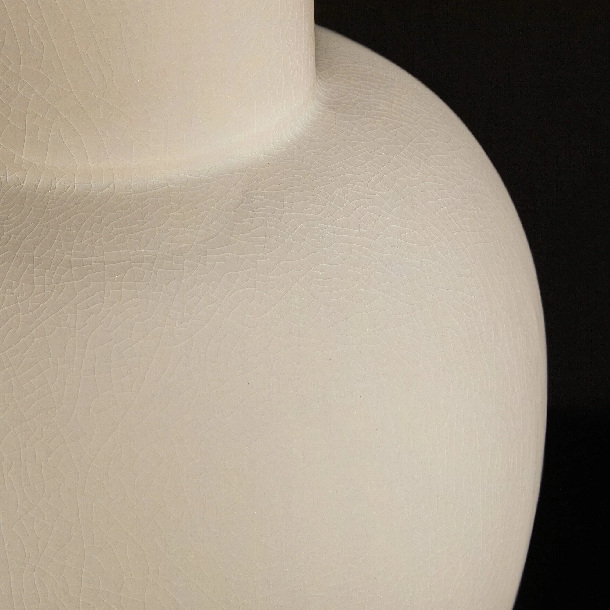 Larger Lolita table lamp in a stone glaze - Image 4