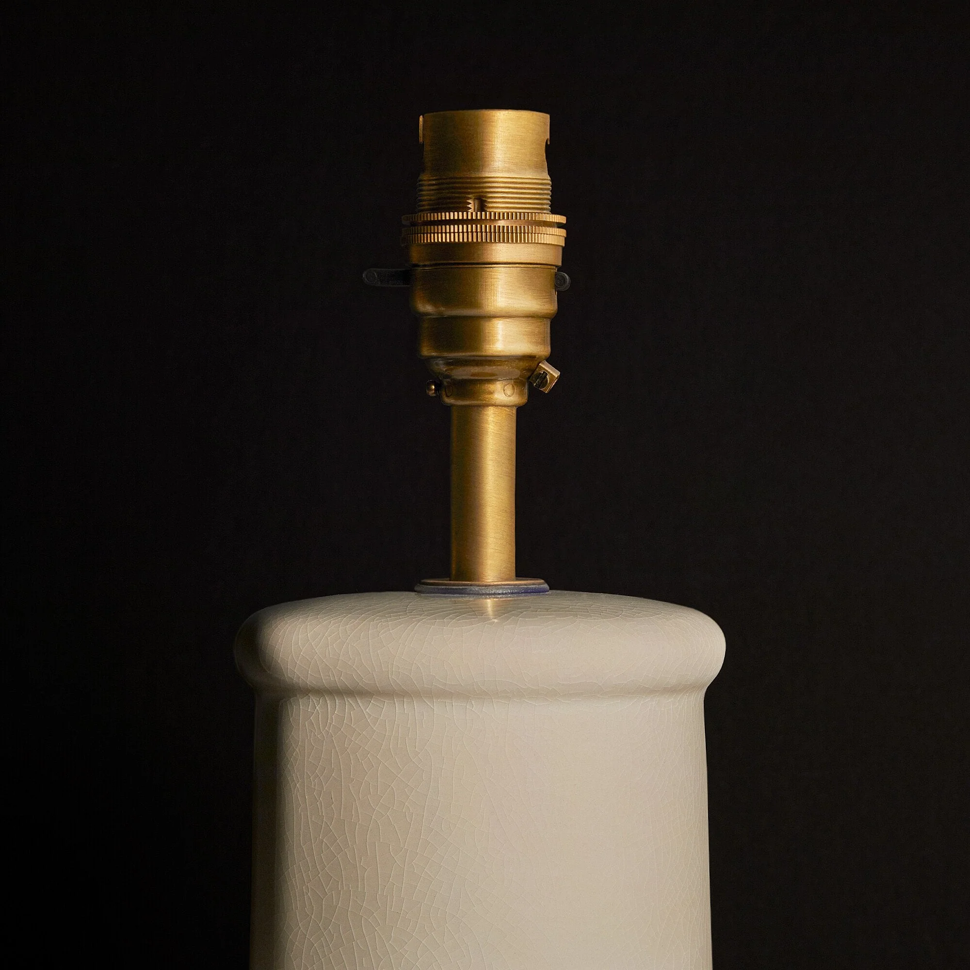 Larger Lolita table lamp in a stone glaze - Image 5