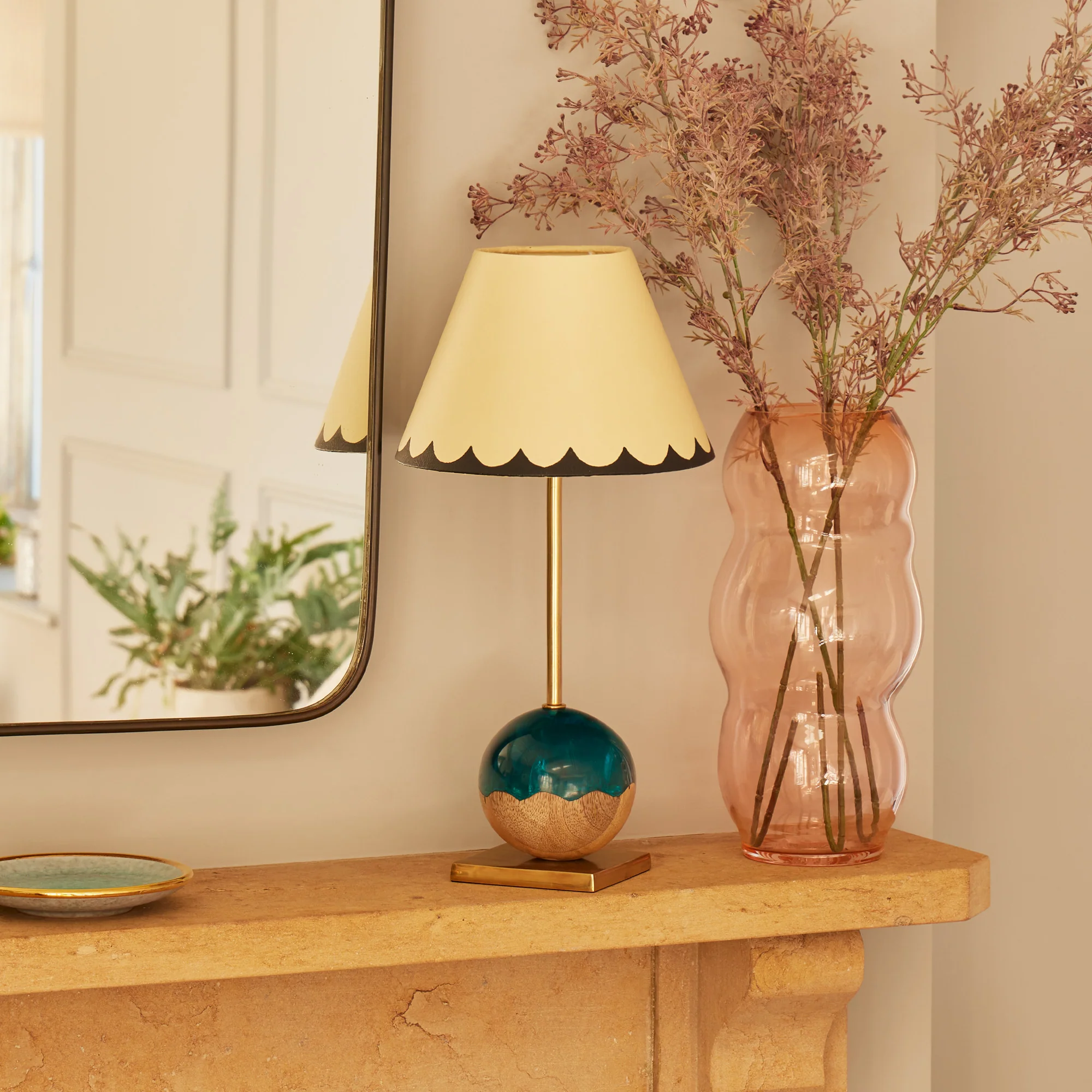 Lollie rechargeable table lamp in Azure resin - Image 9