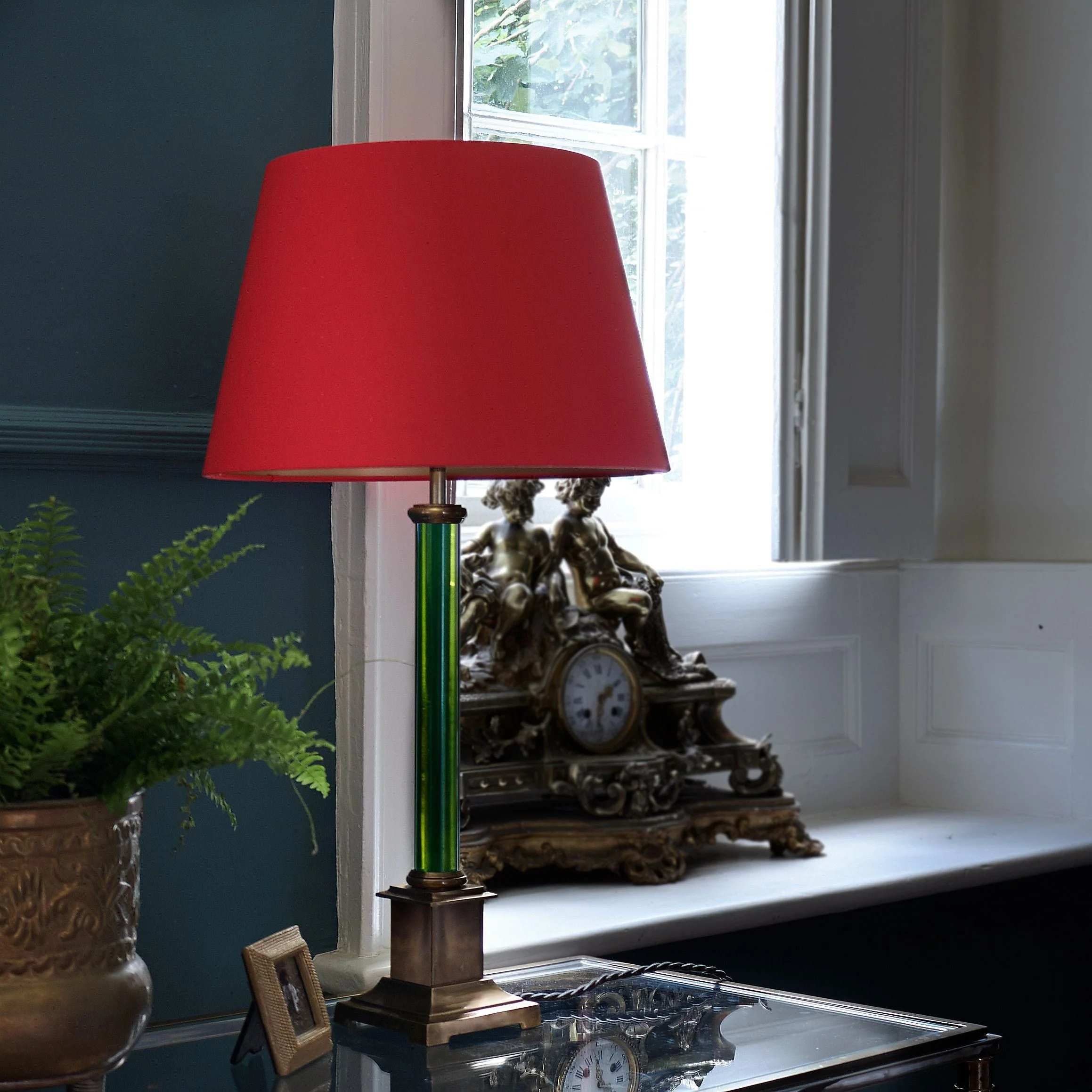 Longford table lamp in brass and olive acrylic - Image 6