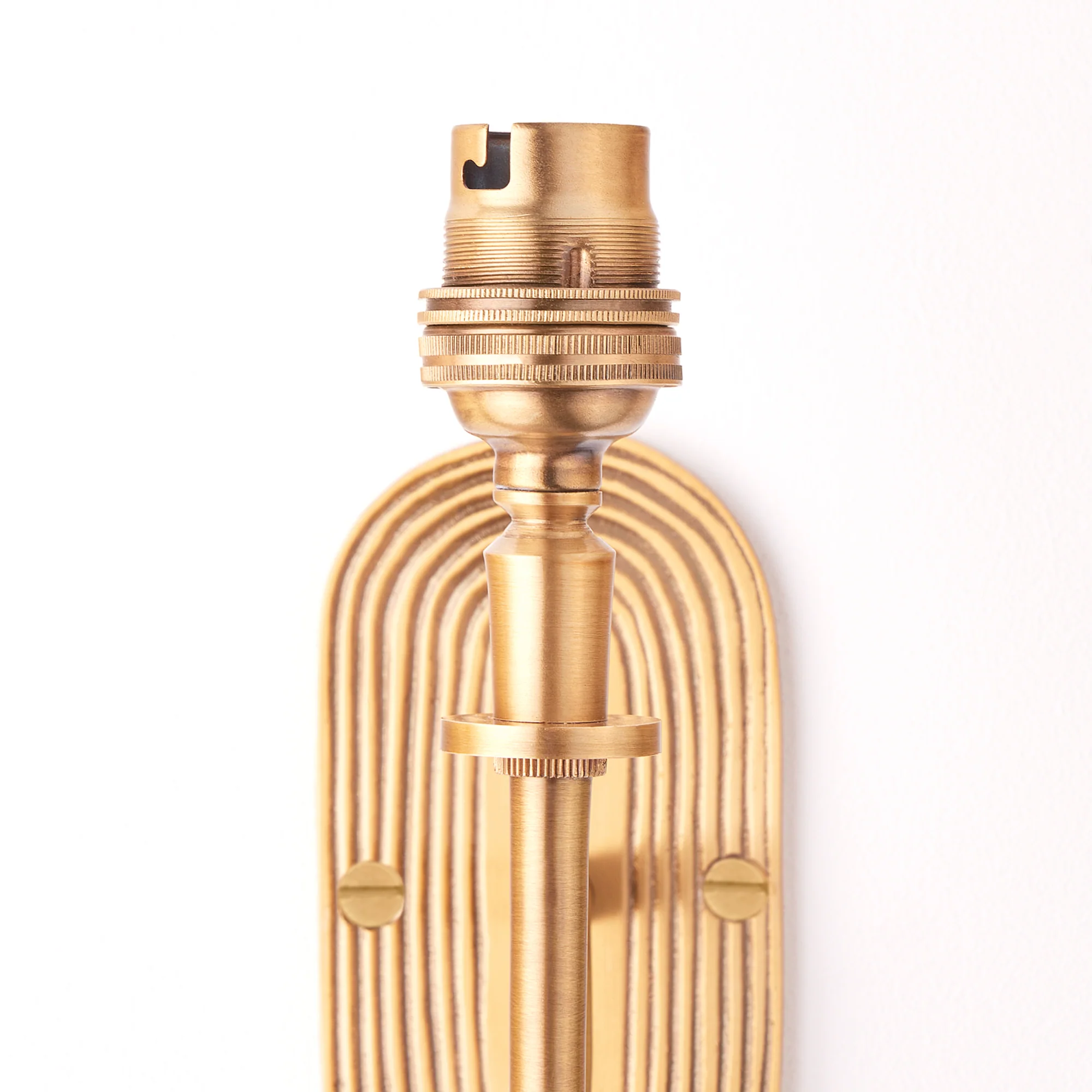 Loop wall fitting in brass - Image 2