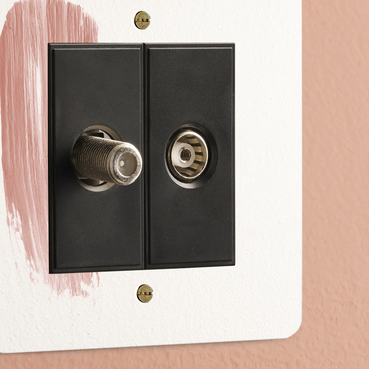 Lucian 1G satellite socket & TV socket in a paintable finish - Image 3