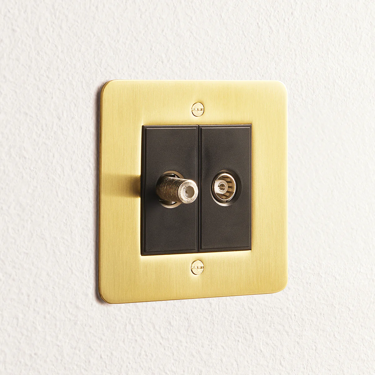 Lucian 1G satellite socket & TV socket in top brass - Image 2
