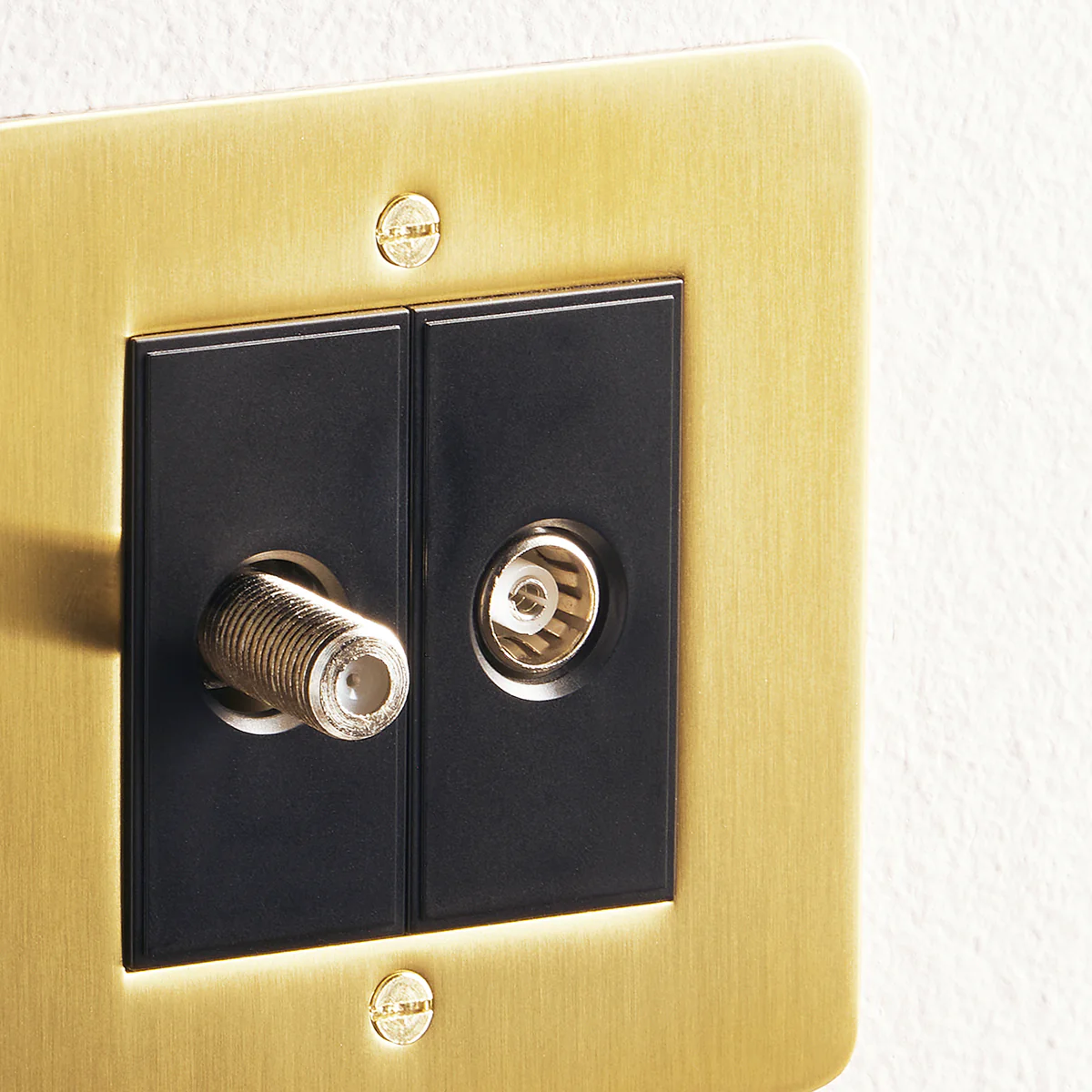 Lucian 1G satellite socket & TV socket in top brass - Image 3