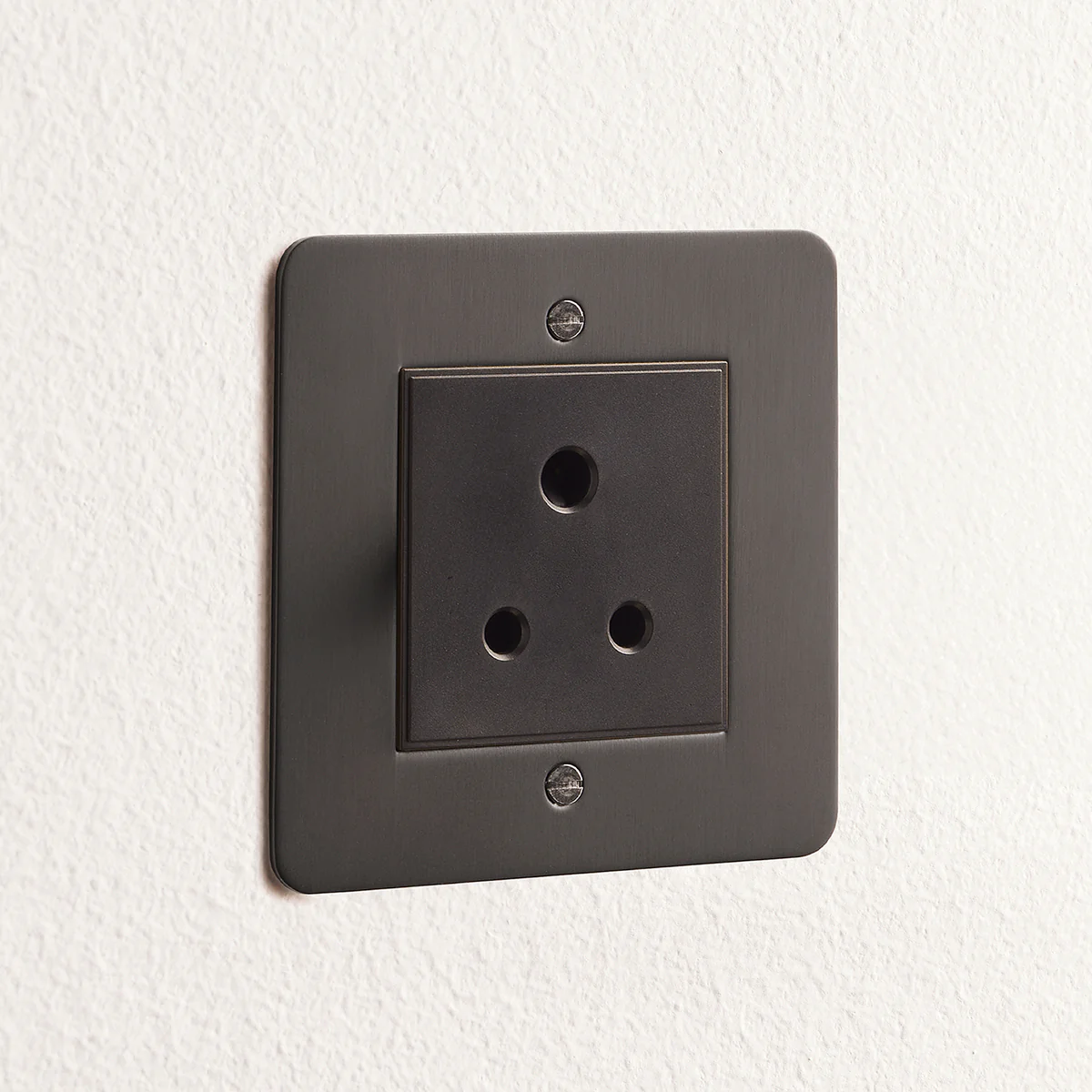 Lucian 5A socket with black inserts in bronze - Image 2