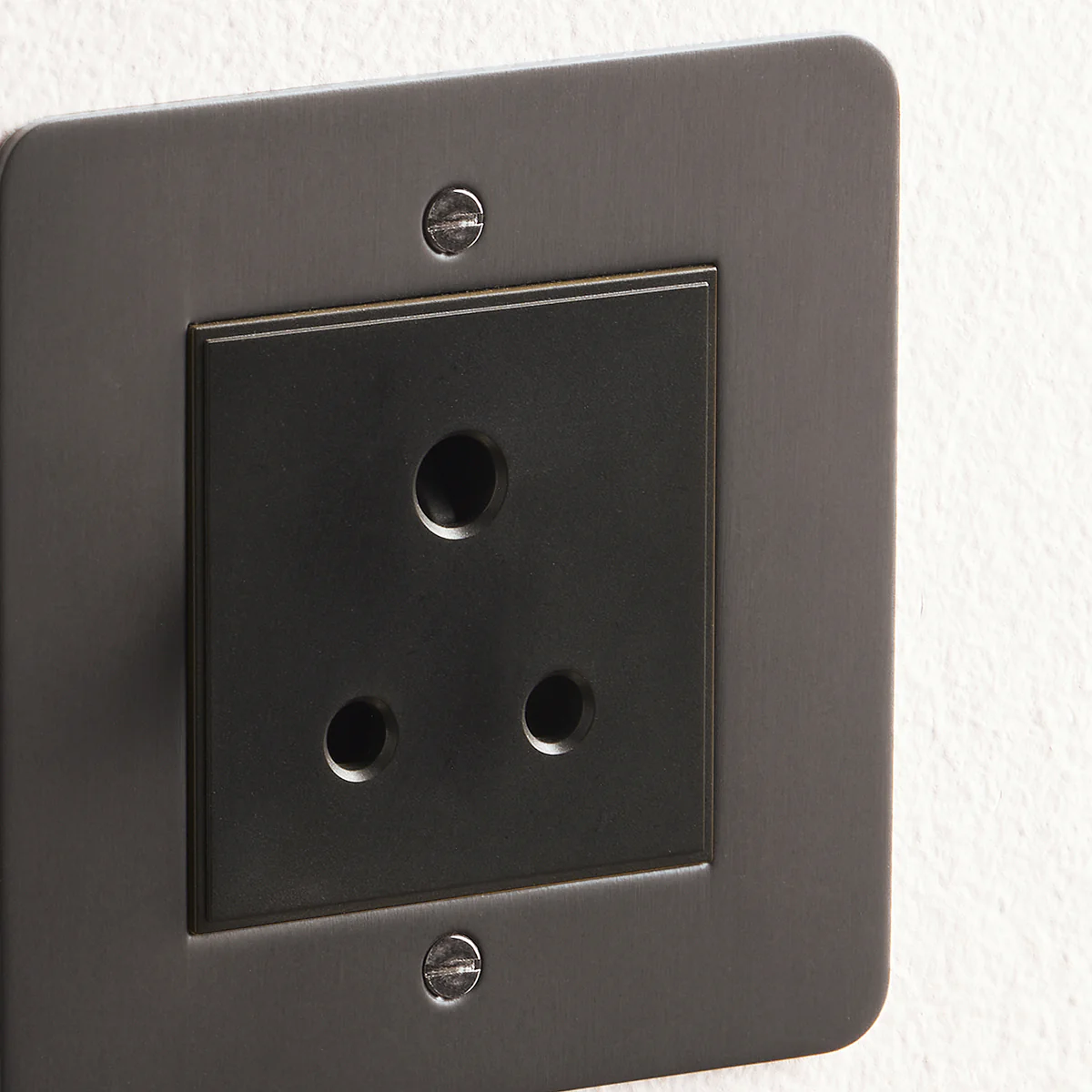 Lucian 5A socket with black inserts in bronze - Image 3