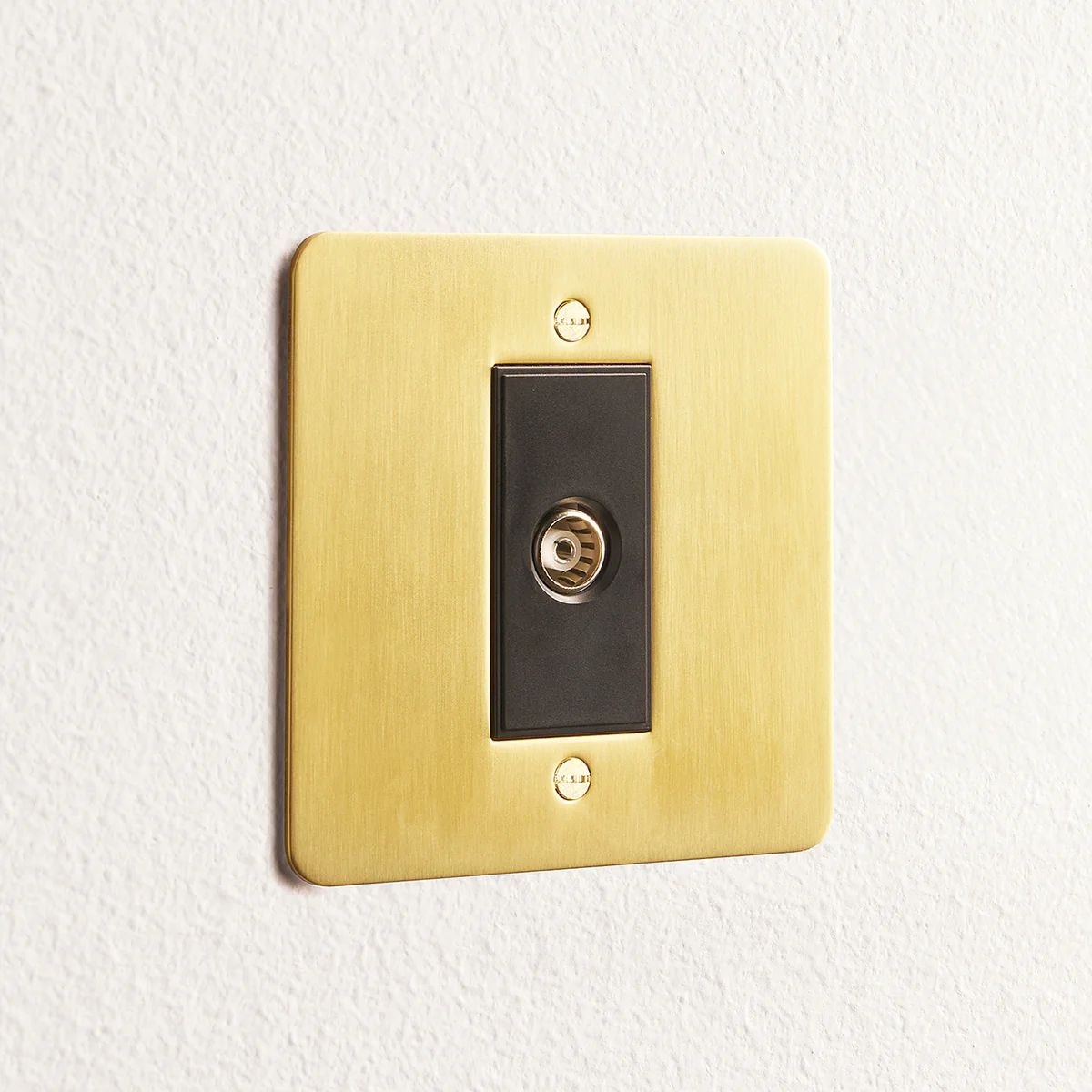 Lucian coaxial socket single outlet in top brass - Image 2