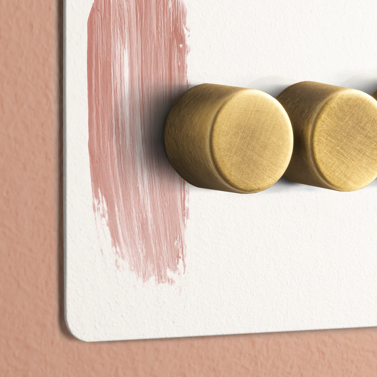 Lucian four gang dimmer switch in a paintable finish - Image 4