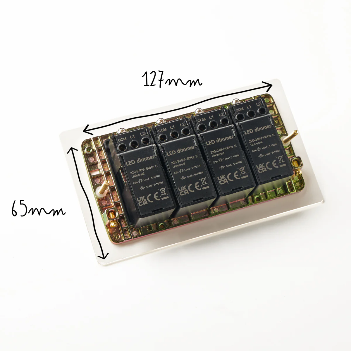 Lucian four gang dimmer switch in a paintable finish - Image 5