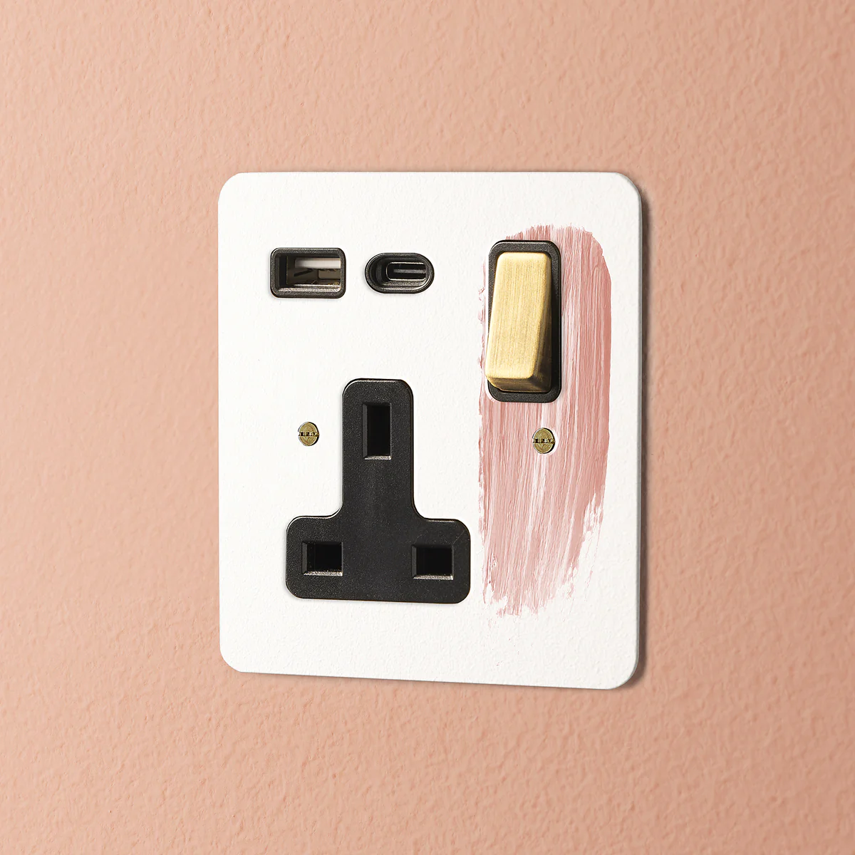 Lucian single socket with USB type A & C with black inserts in a paintable finish - Image 2