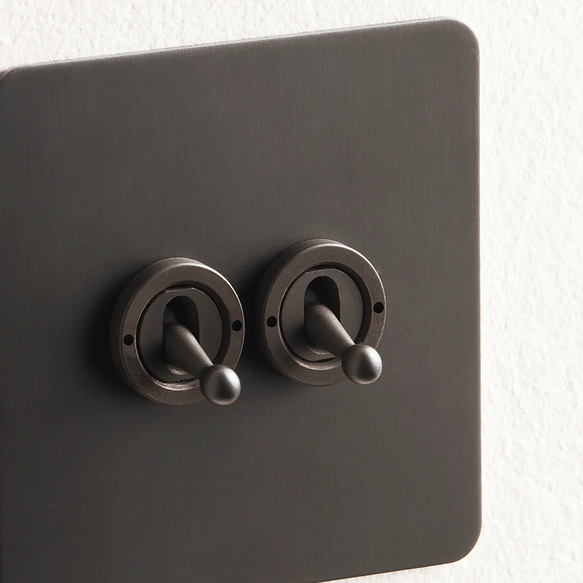 Lucian two gang 2 way toggle switch in bronze - Image 3