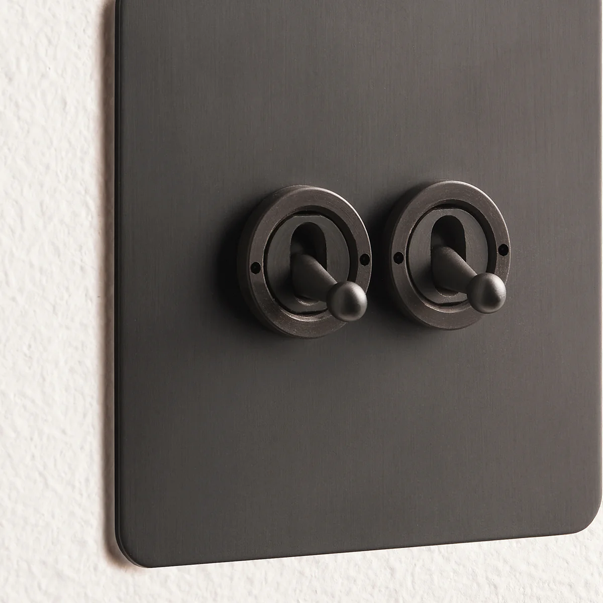 Lucian two gang 2 way toggle switch in bronze - Image 4
