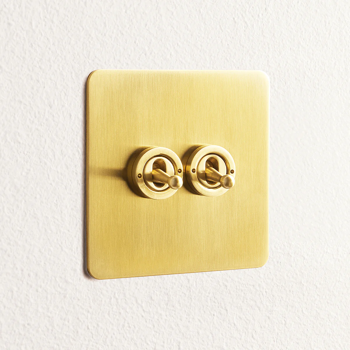 Lucian two gang 2 way toggle switch in top brass - Image 2