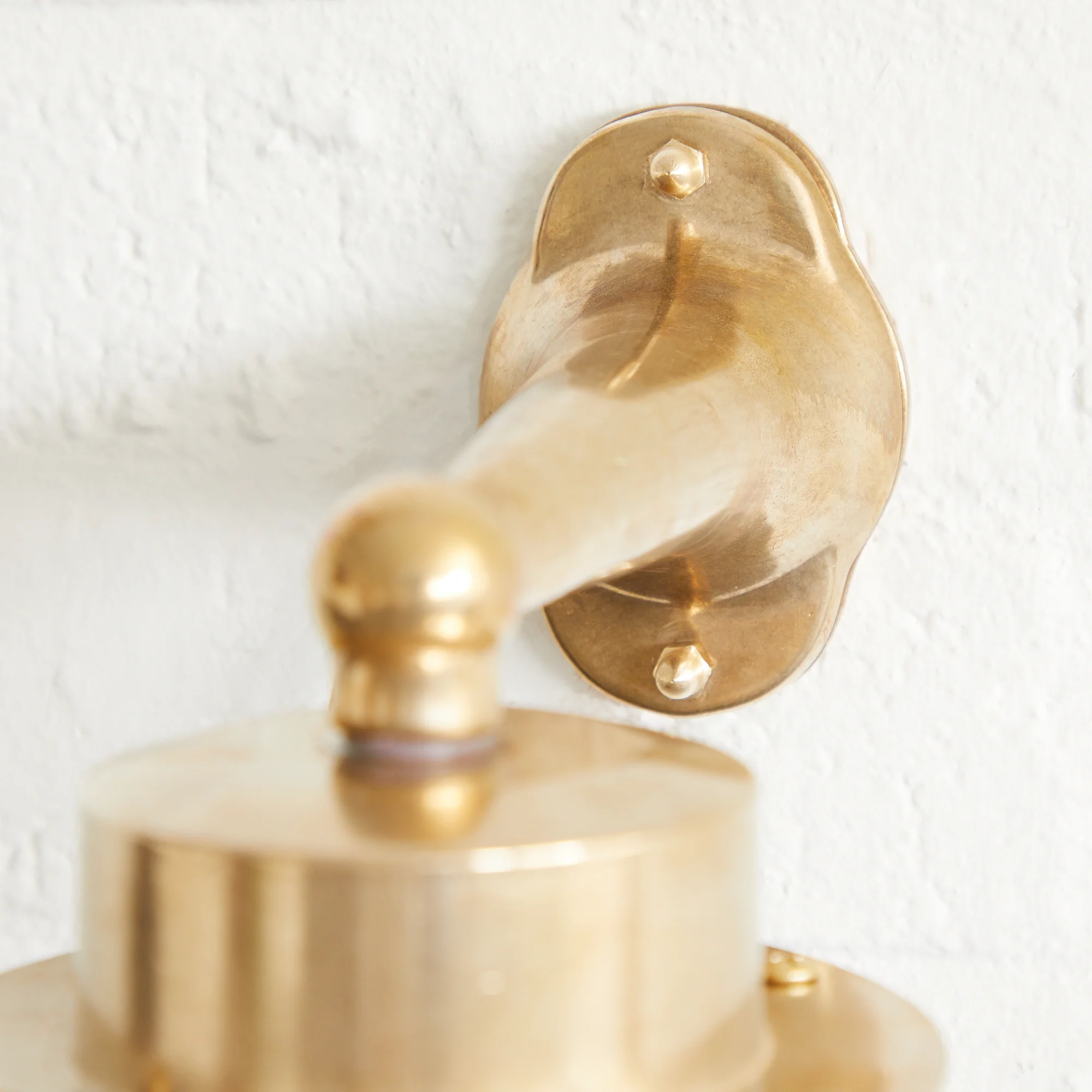 Magellan ip64 wall mounted sconce in unlacquered natural brass - Image 4