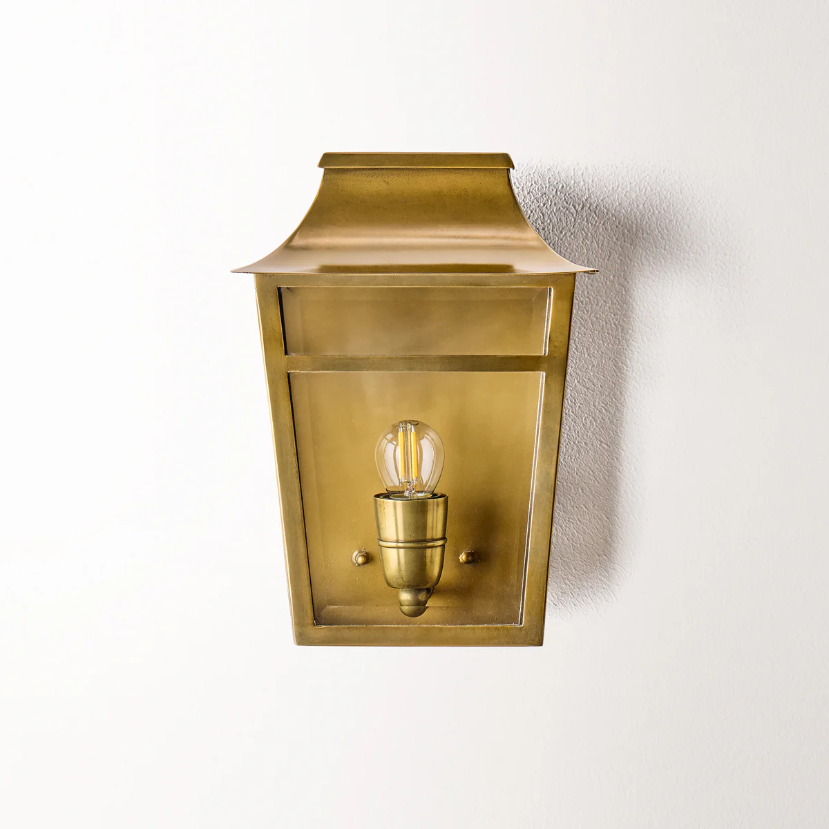 Majorelle ip44 wall lantern in Brass - Image 14